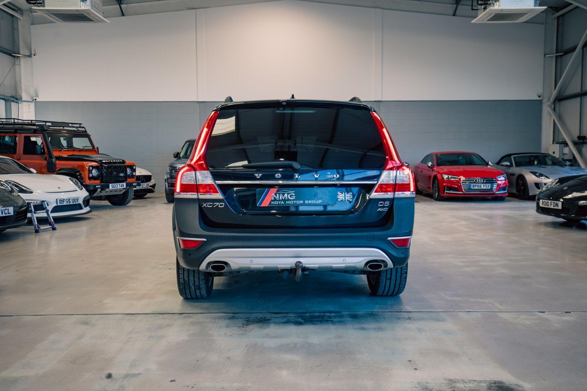 Volvo XC70 view 28