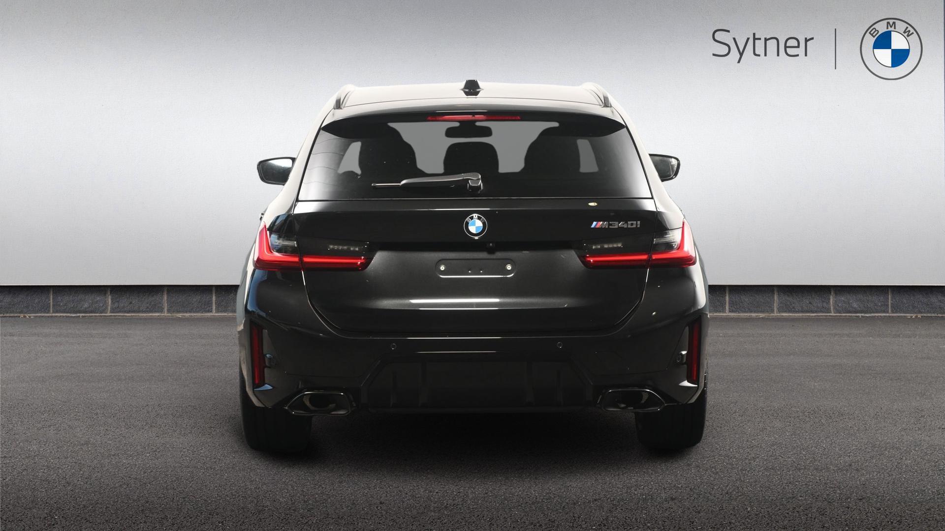 BMW 3 Series view 15