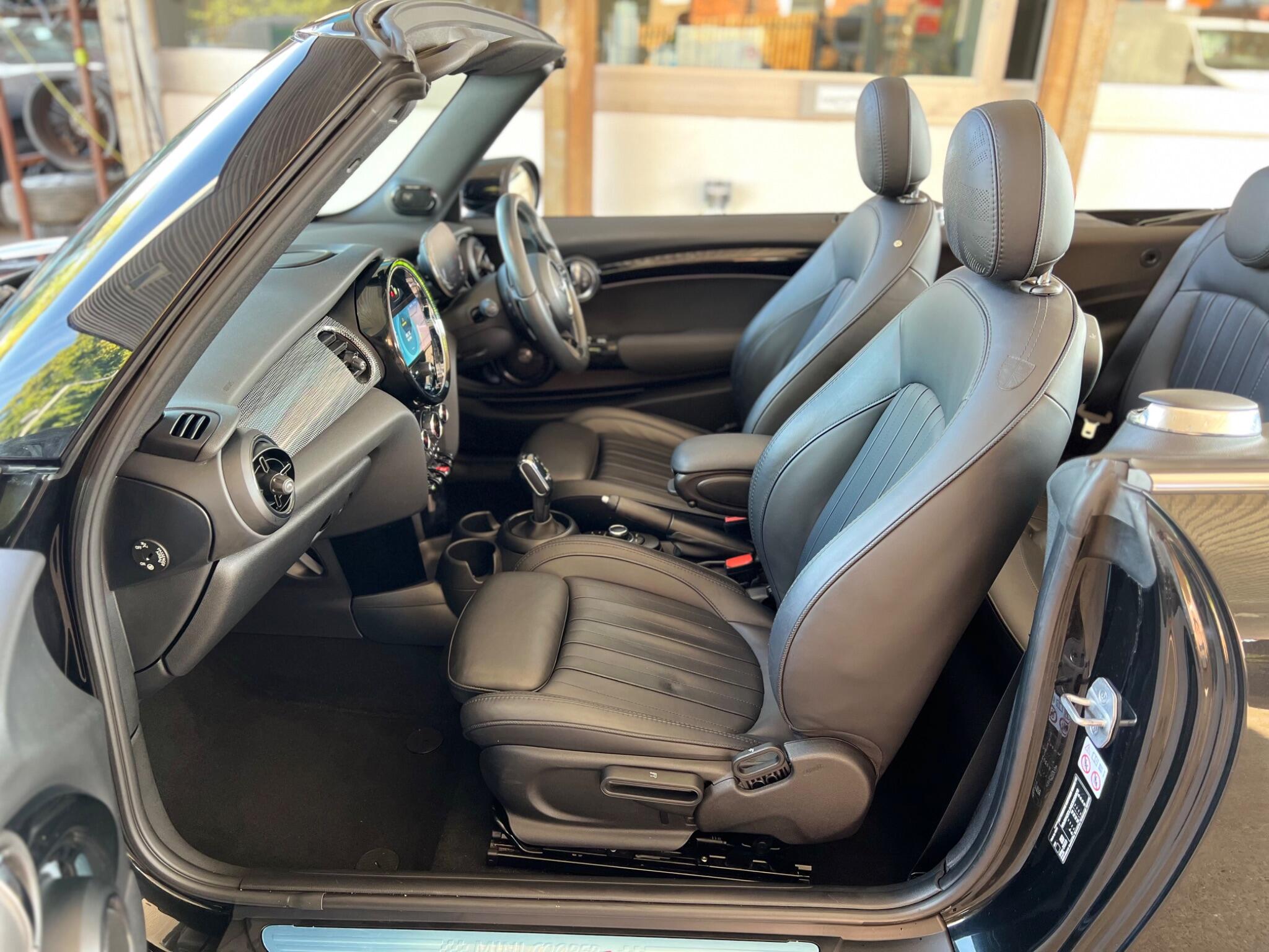 MINI Convertible view 26