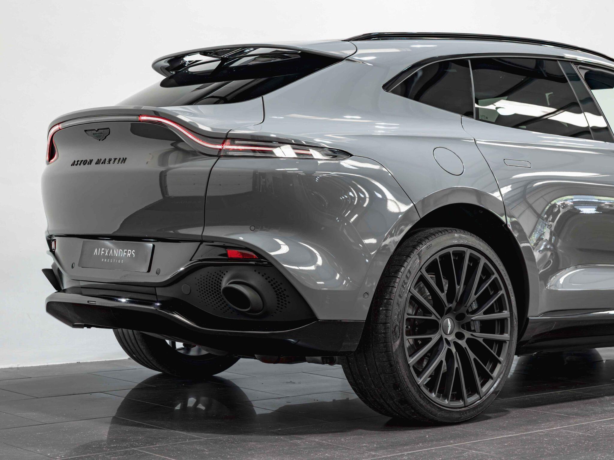 Aston Martin DBX view 13