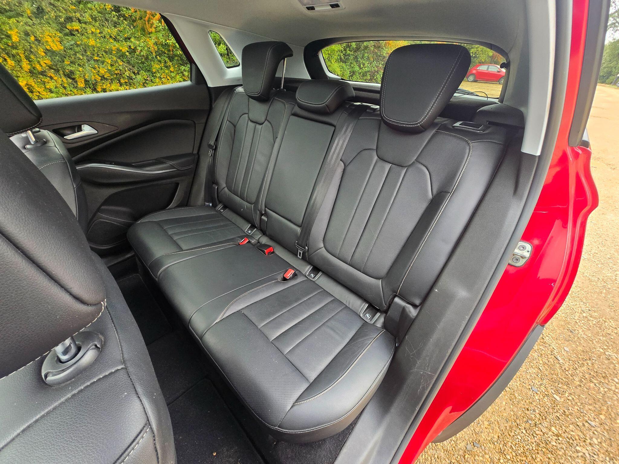 2018 Vauxhall Grandland X 1.6 Turbo D BlueInjection Elite Nav Auto Euro 6 (s/s) 5dr • 63,000 miles image 17