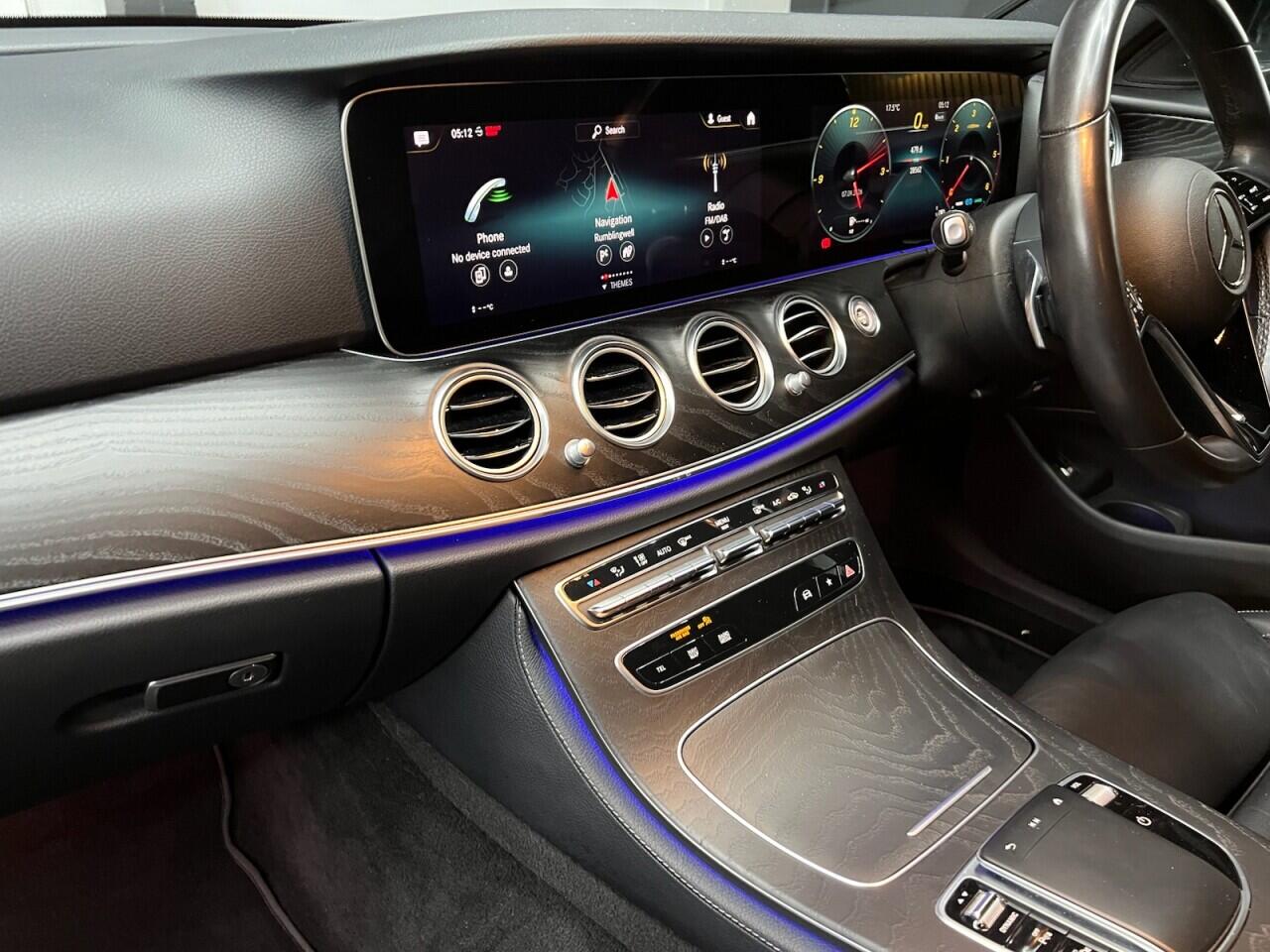 Mercedes-Benz E-Class view 33