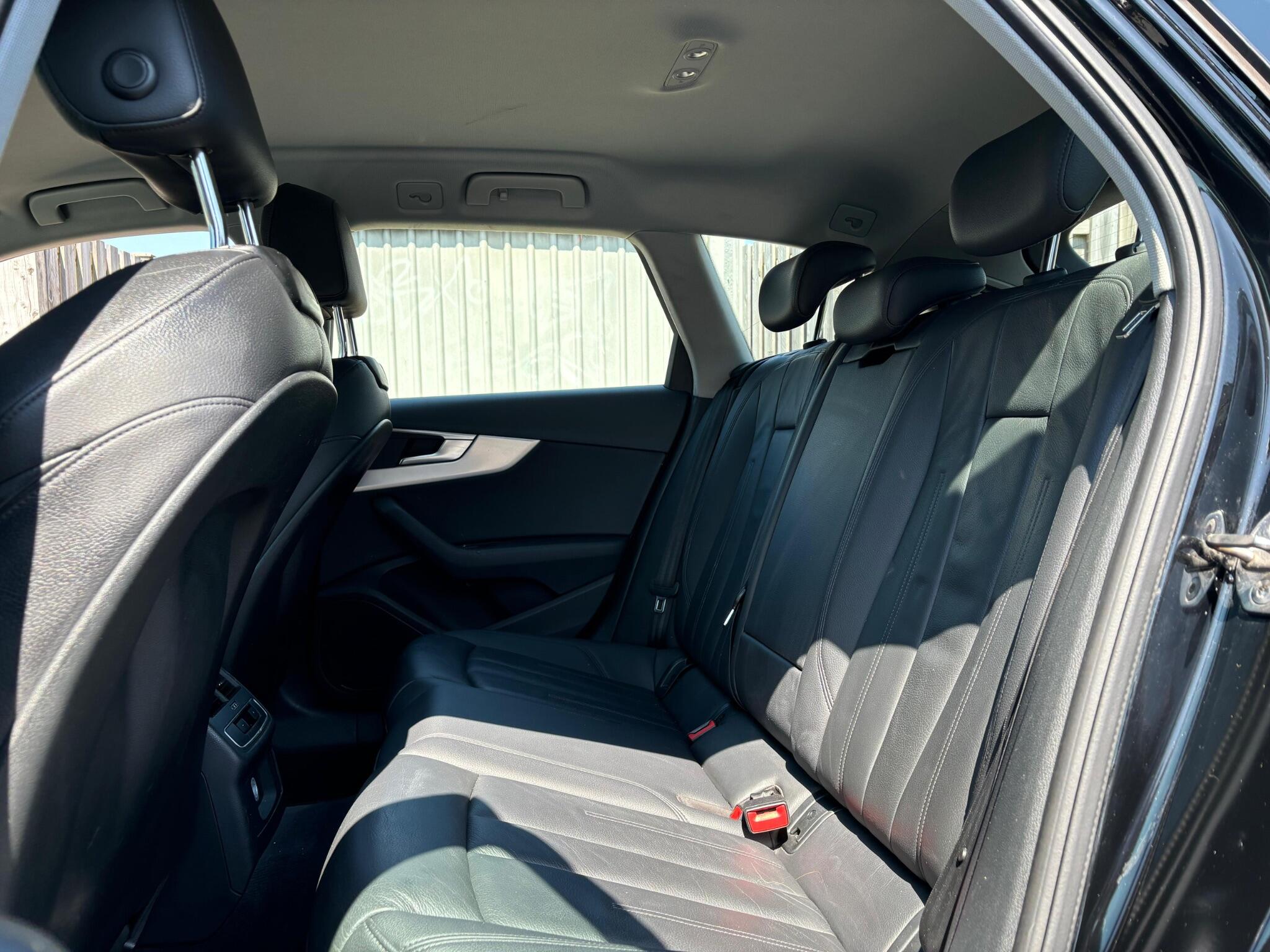 Audi A4 Avant view 10