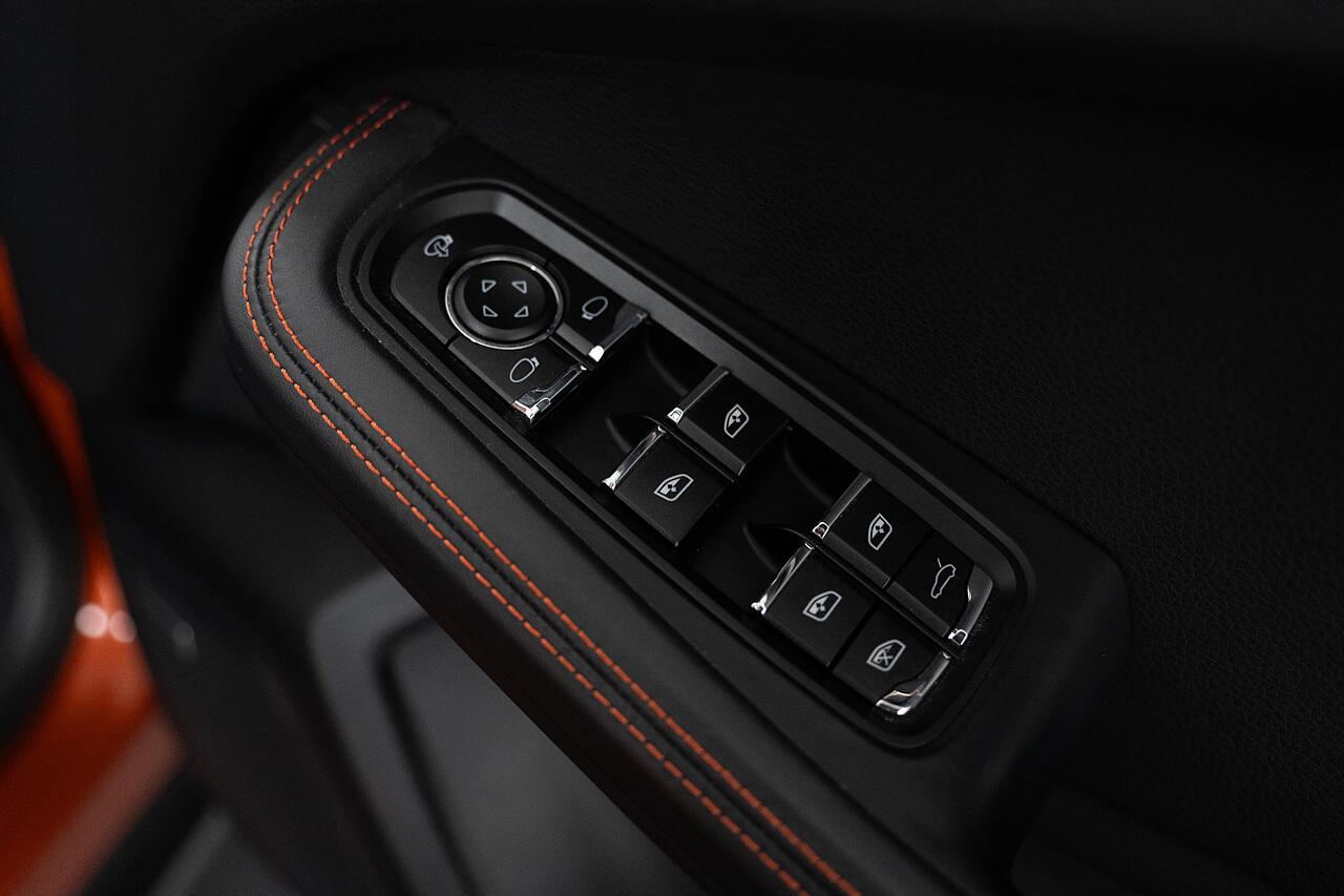 Porsche Macan view 21
