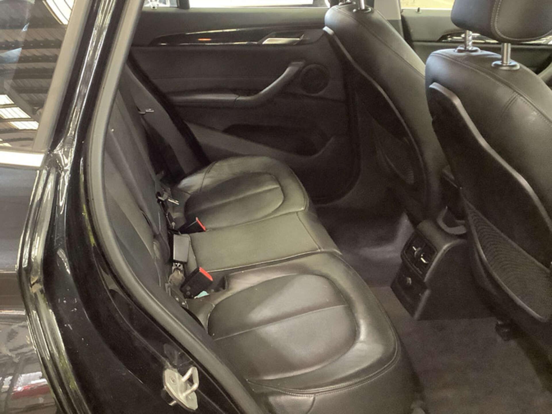 BMW X1 view 3