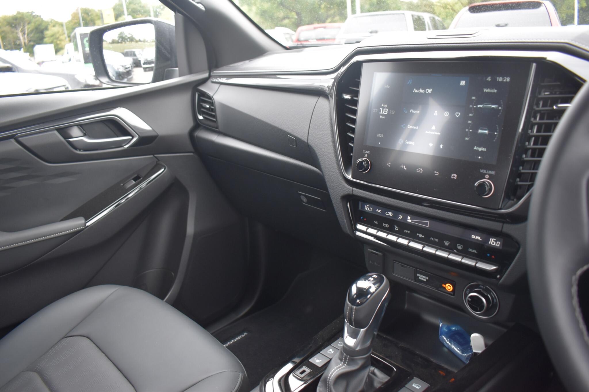 D-Max - 1.9 TD V-Cross Auto 4WD Euro 6 (s/s) 4dr - Image 21