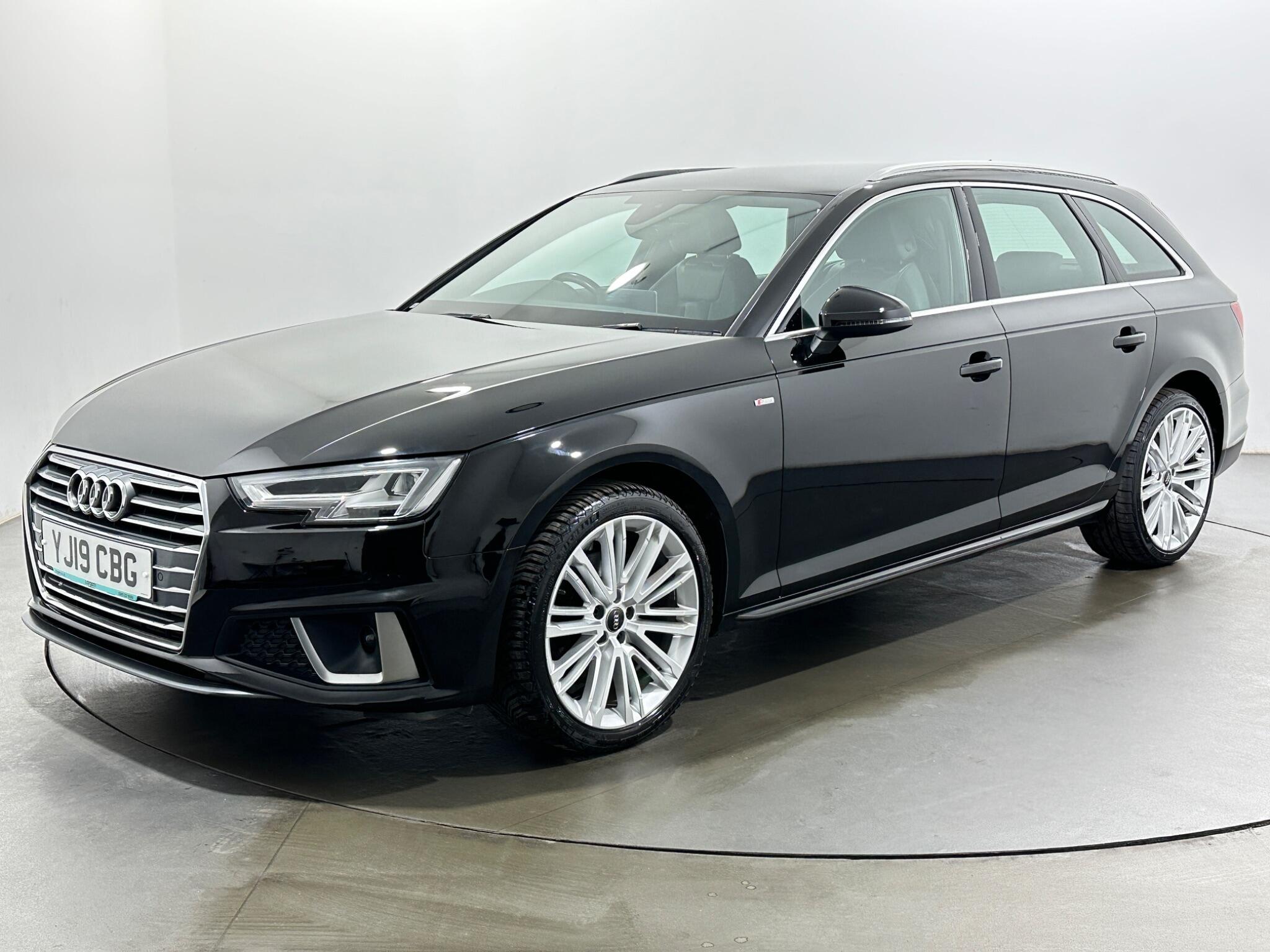 Audi A4 view 4