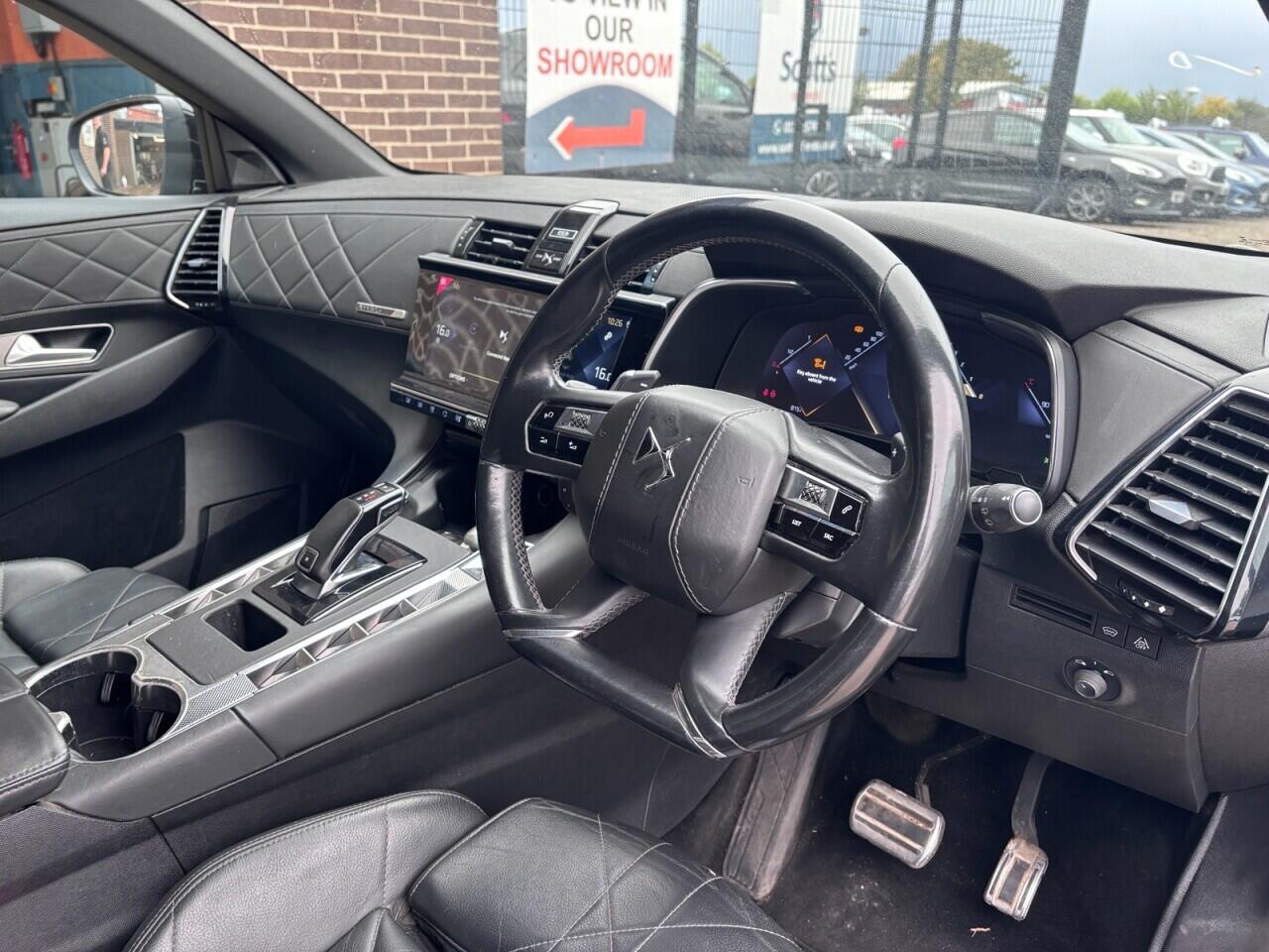 DS Automobiles DS 7 Crossback view 9