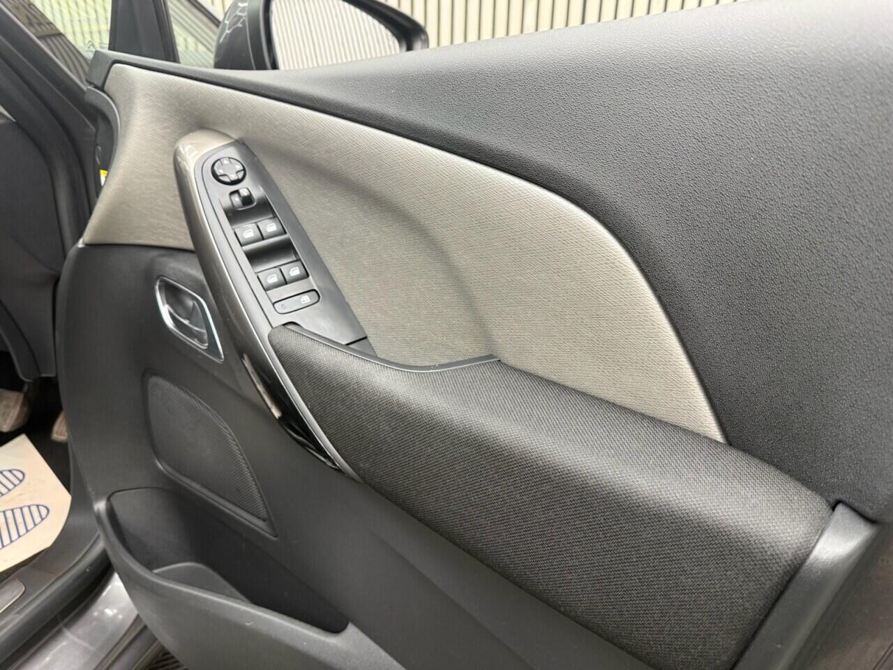 Citroen Grand C4 Spacetourer view 11