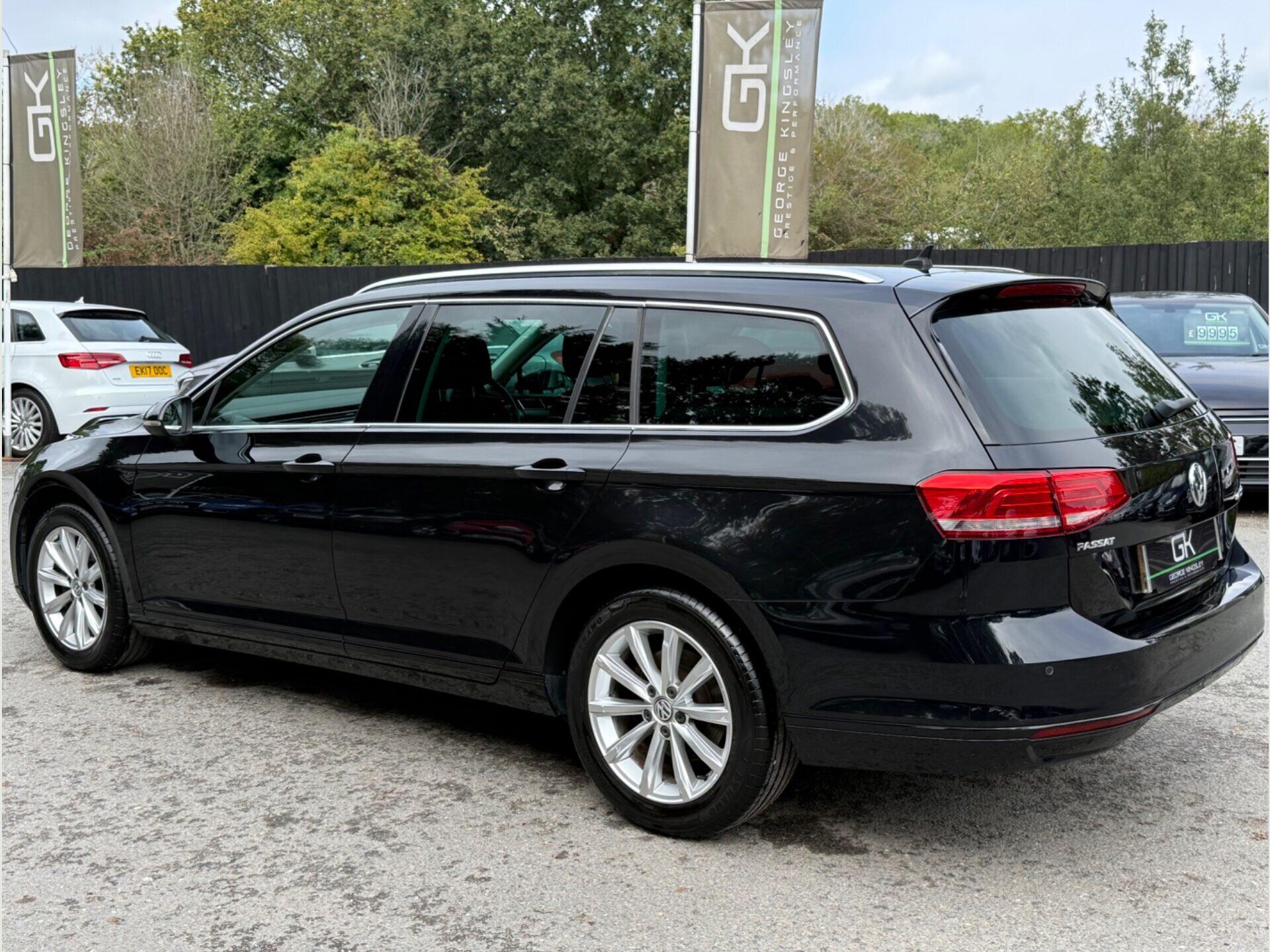 Volkswagen Passat view 2