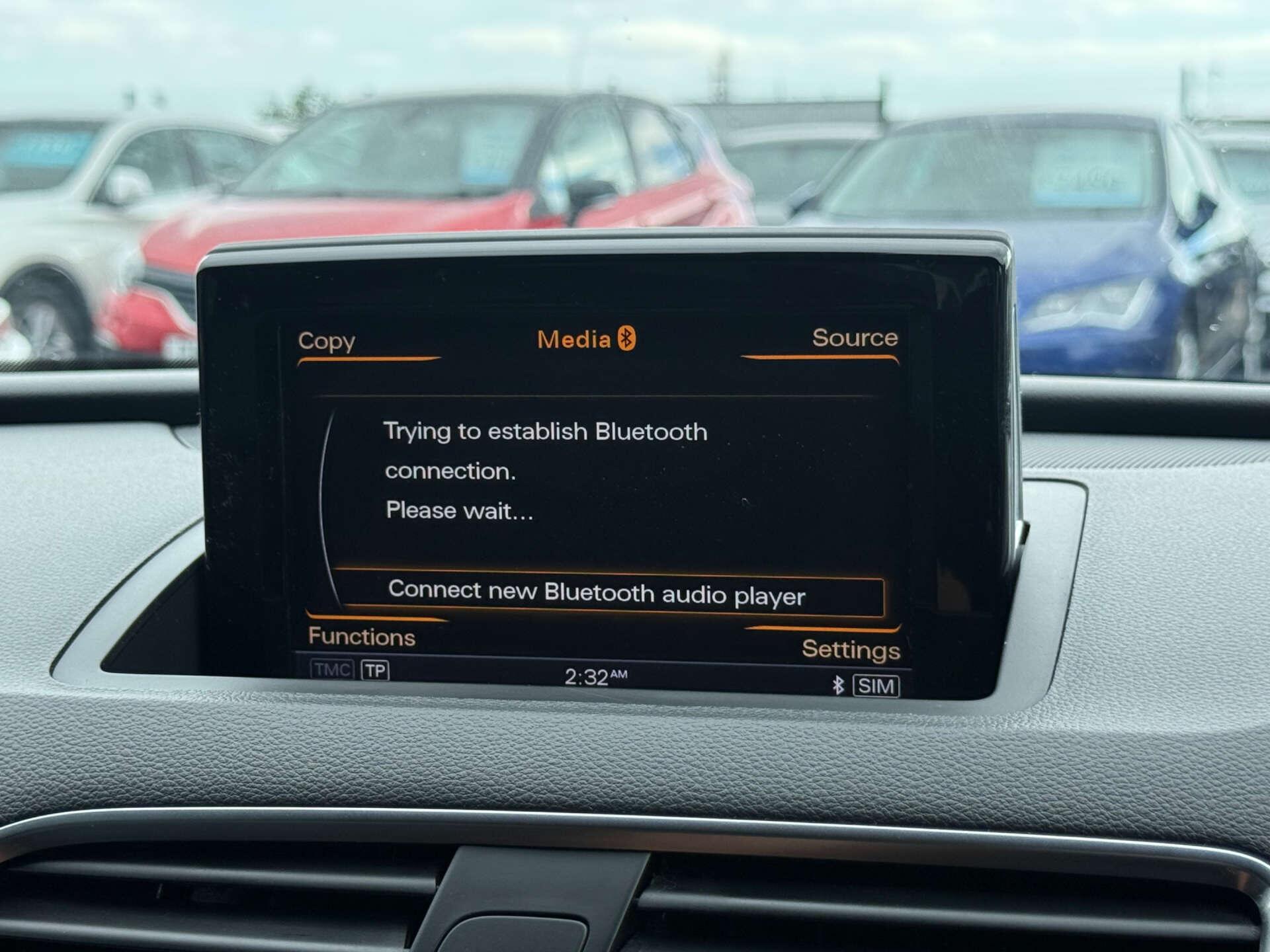 Audi Q3 view 60