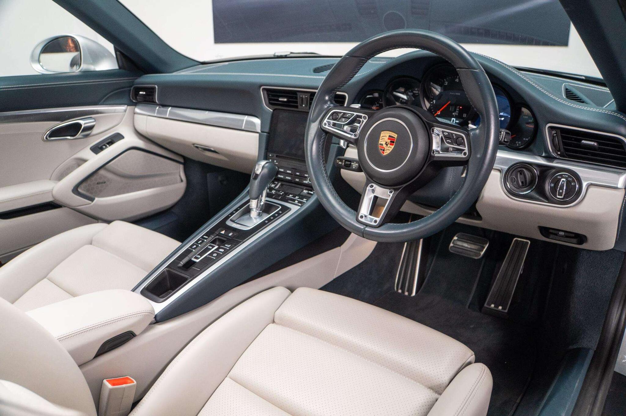 Porsche Targa view 3