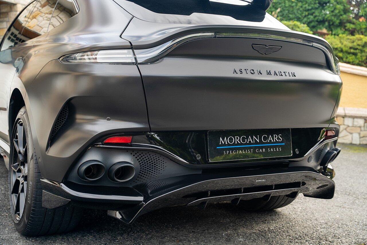Aston Martin DBX view 10