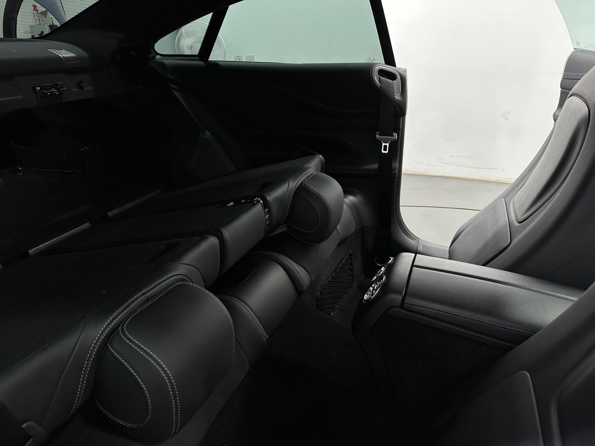 Mercedes-Benz E-Class view 43