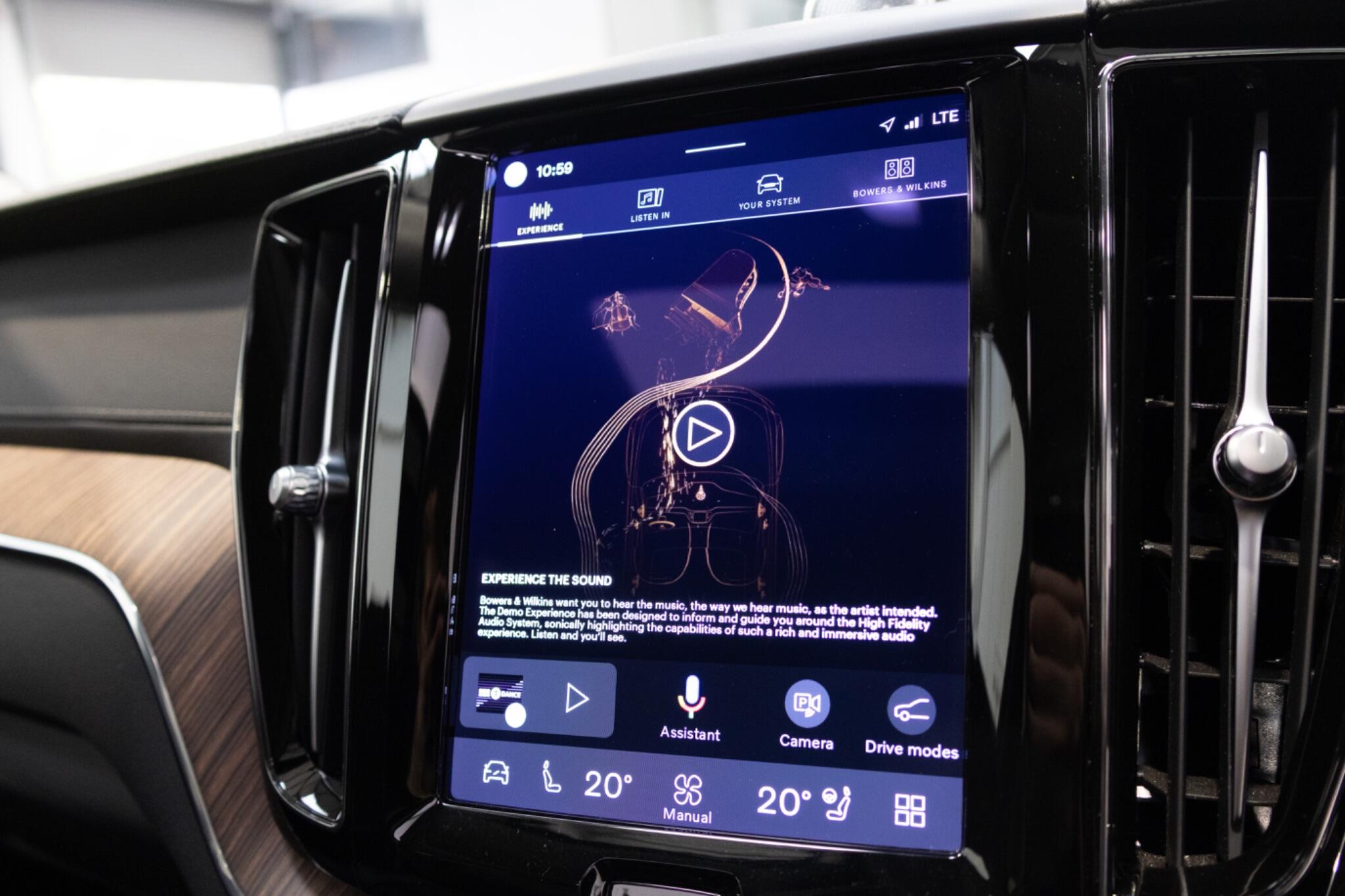 Volvo XC60 view 22