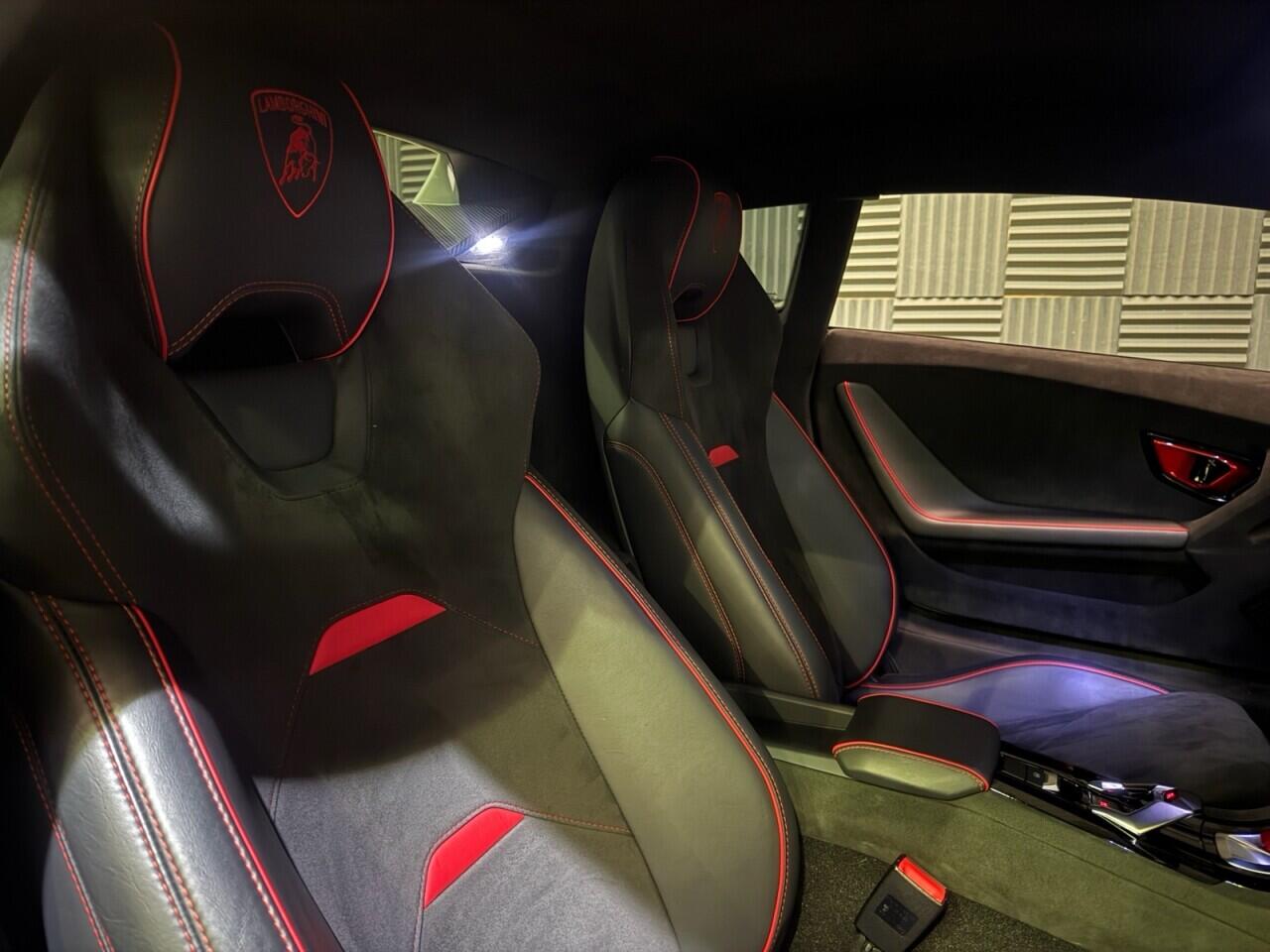 Lamborghini Huracan view 11