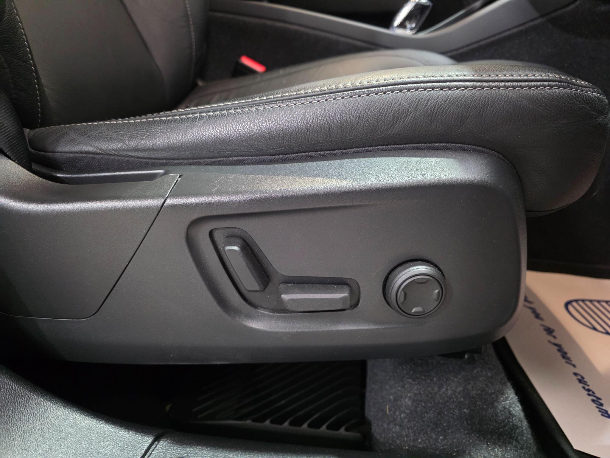 Volvo XC40 view 19