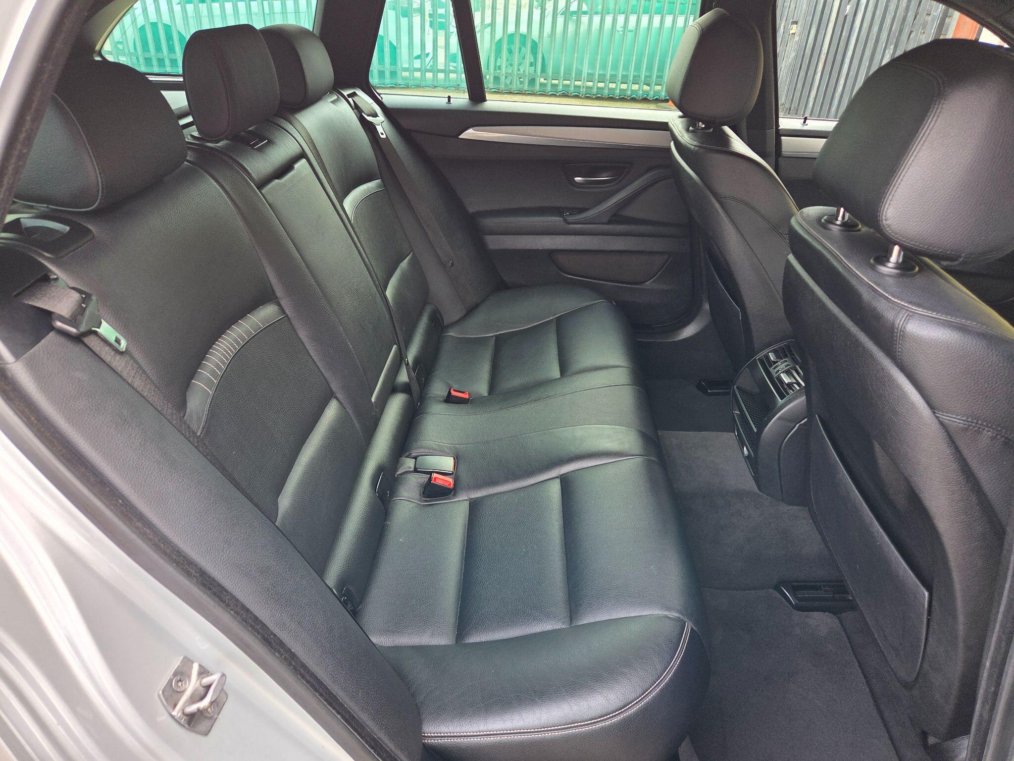 BMW 5 Series view 17