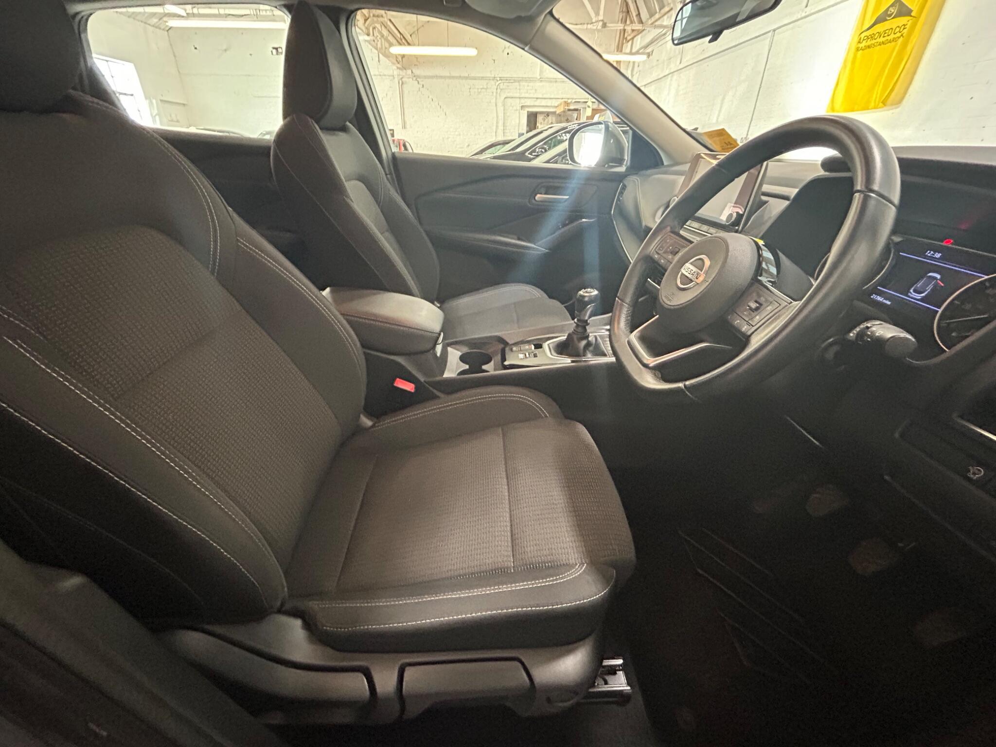 2021 Nissan Qashqai 1.3 DIG-T MHEV Acenta Premium Euro 6 (s/s) 5dr • 21,764 miles image 17