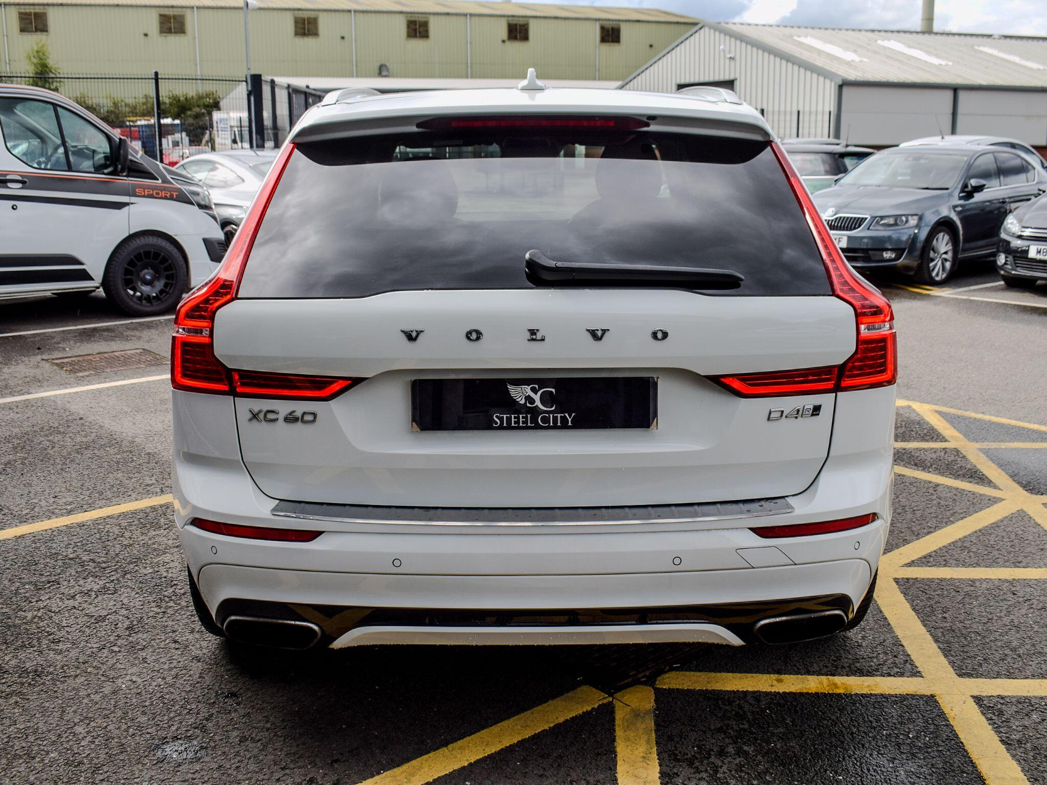 Volvo XC60 view 9