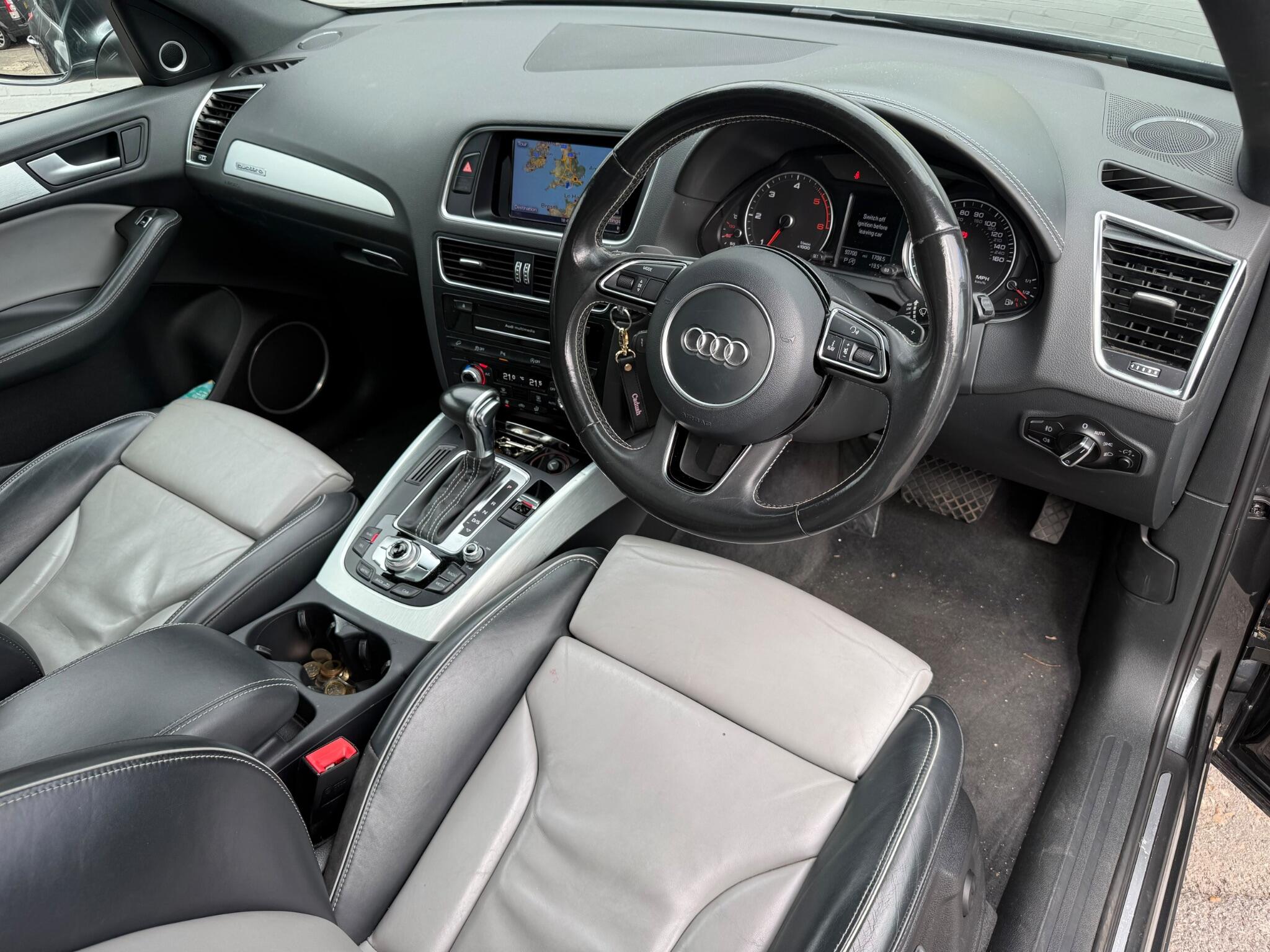 Audi Q5 view 2