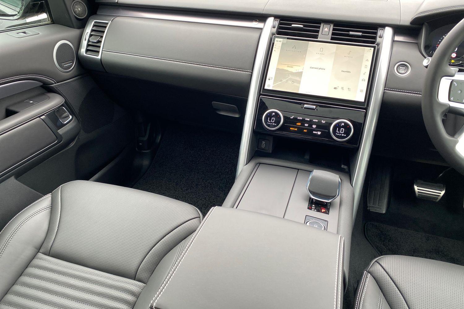 Land Rover Discovery view 12