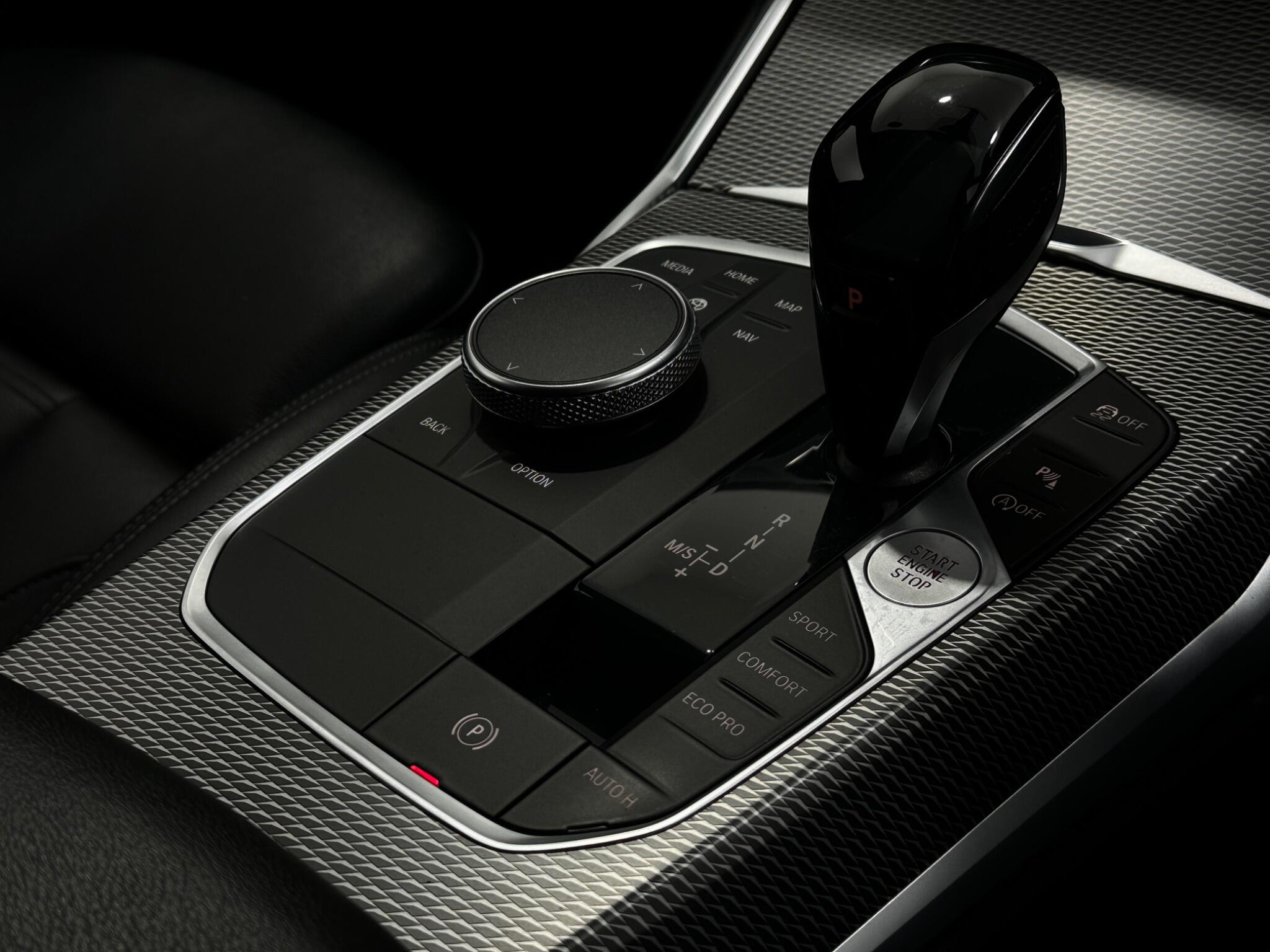 BMW 3 Series view 20