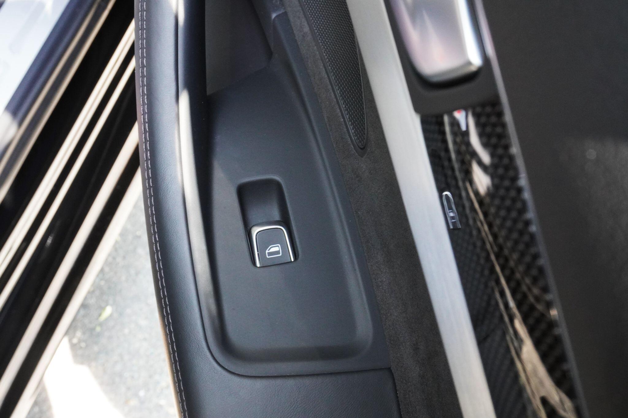 Audi S8 view 48