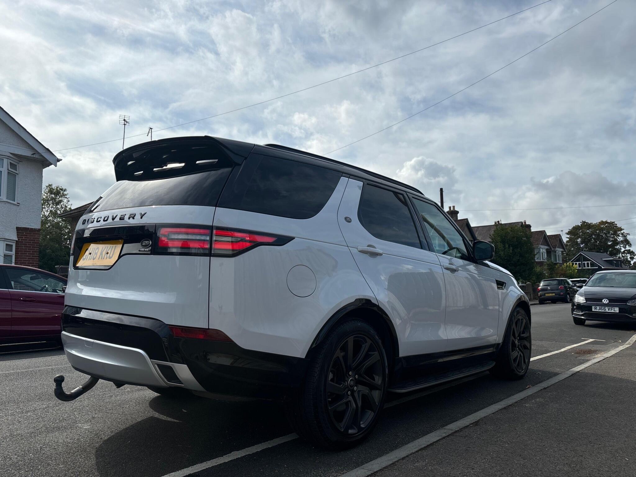 Land Rover Discovery 3 view 2