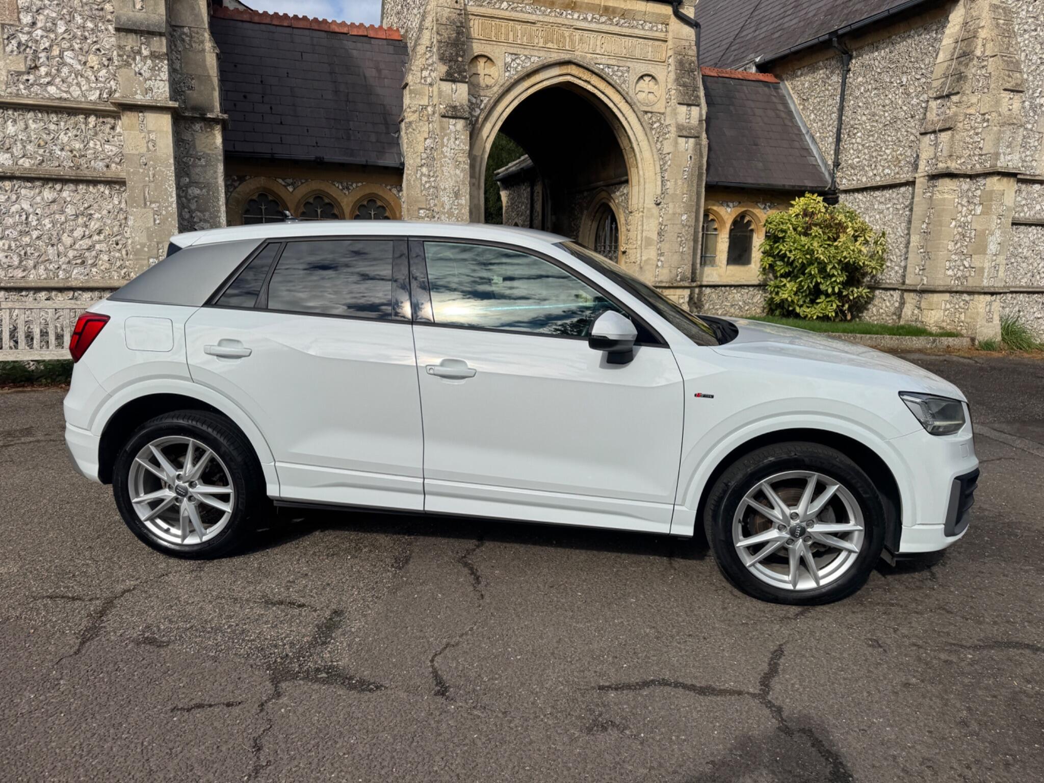 Audi Q2 view 19
