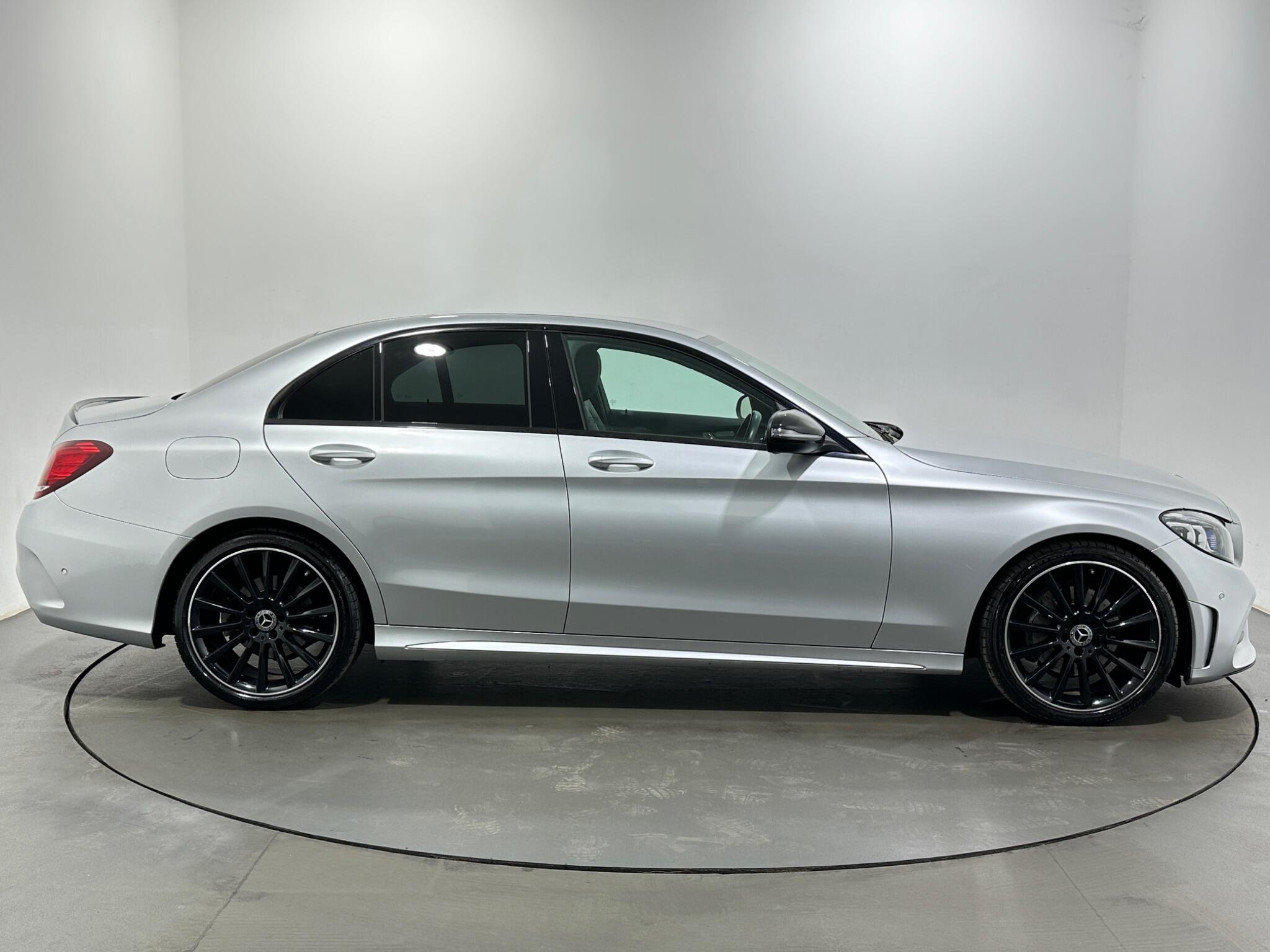 Mercedes-Benz C-Class view 9