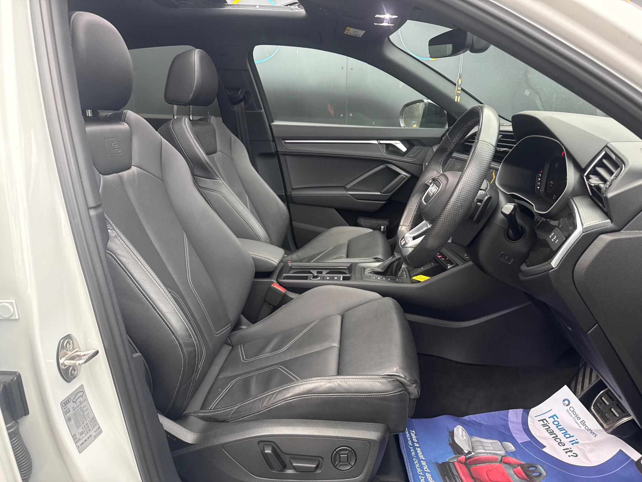 Audi Q3 view 17