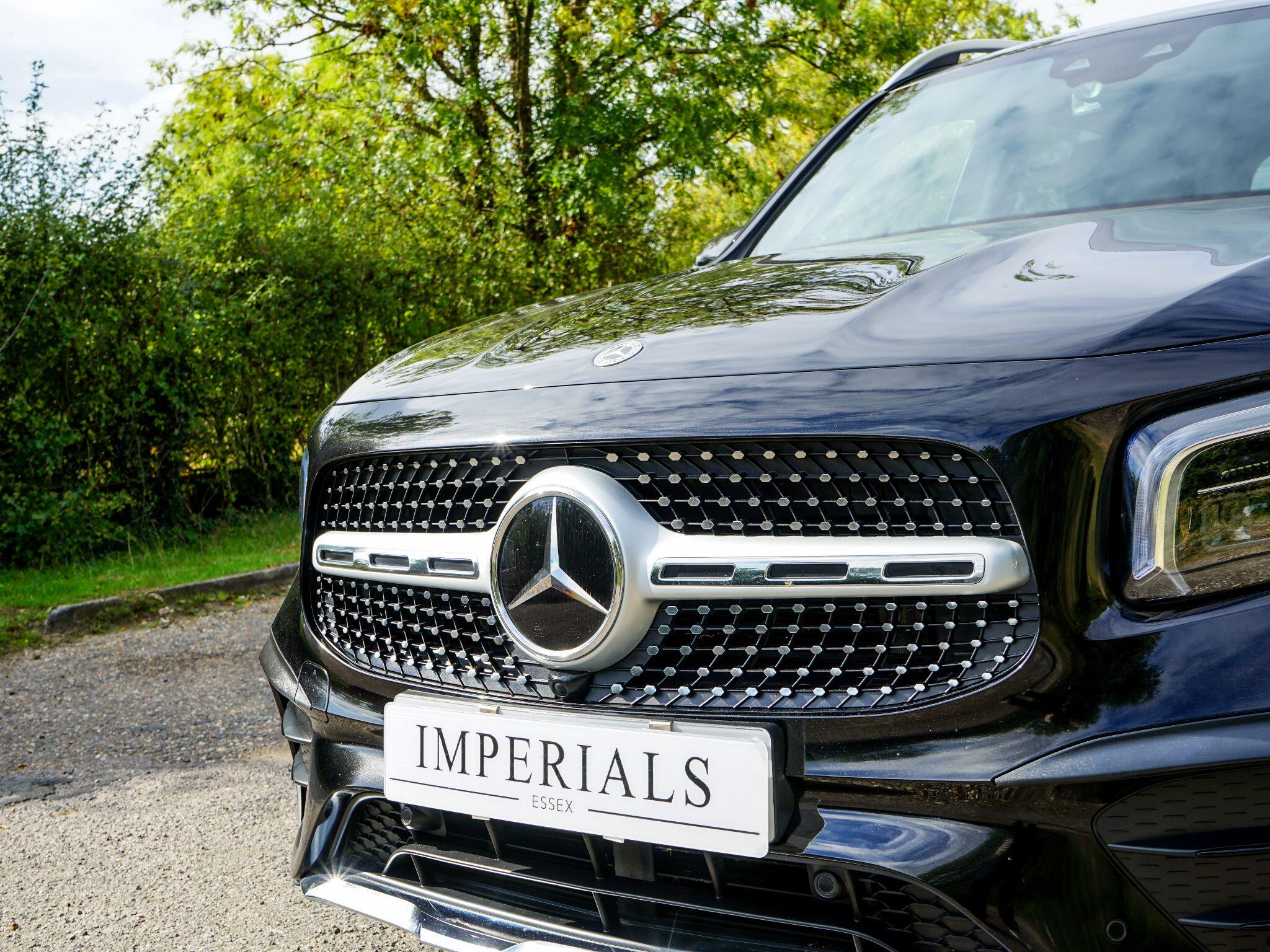Mercedes-Benz GLB view 9
