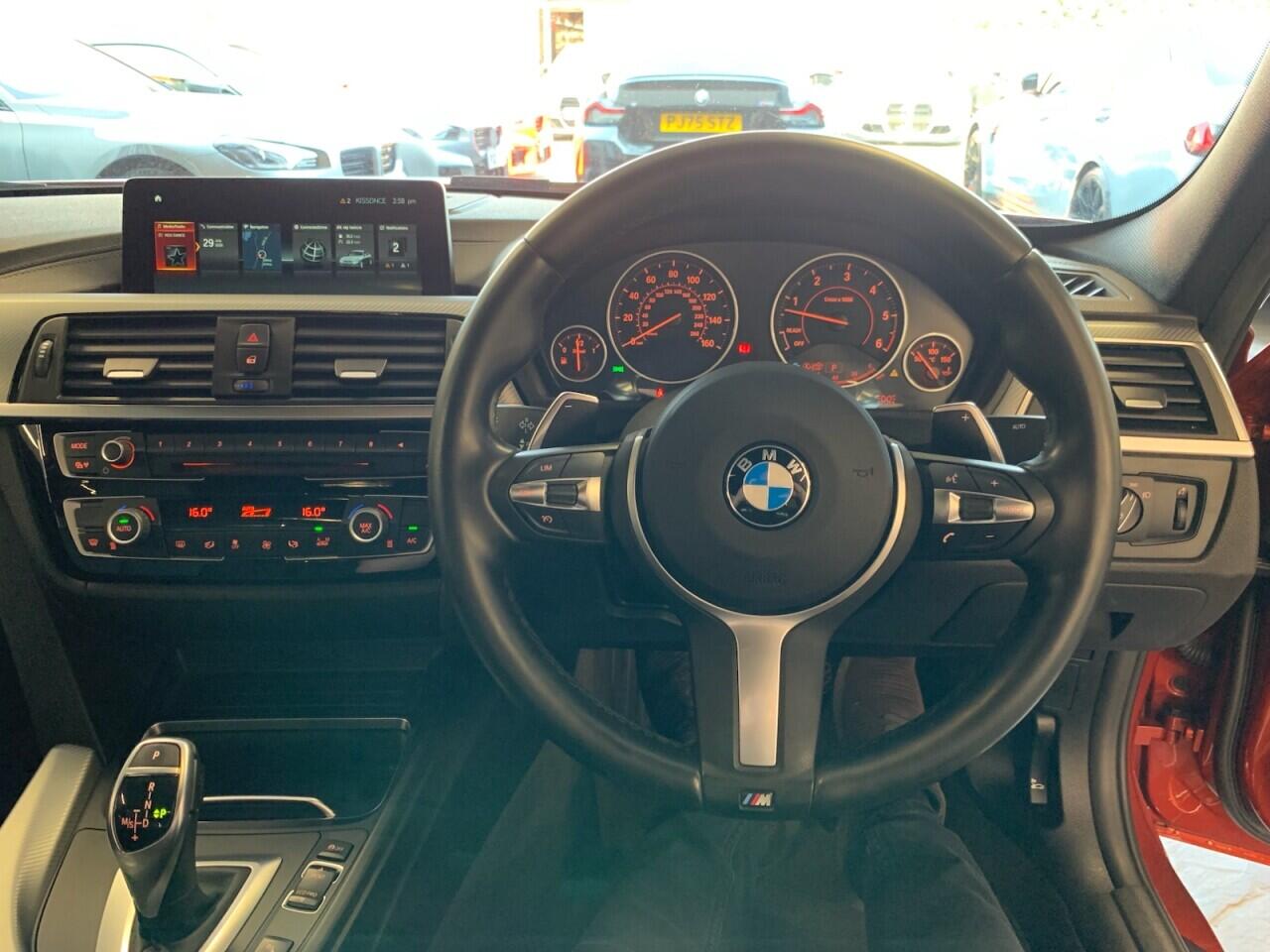 BMW 3 Series view 33