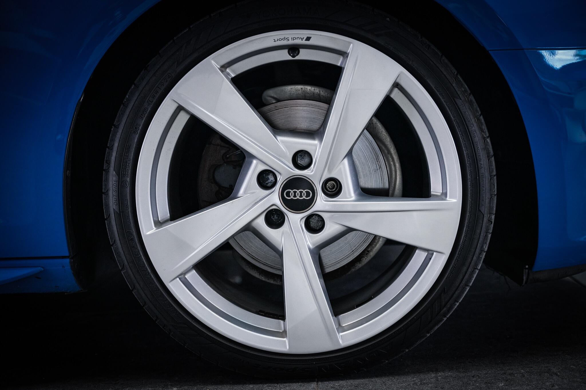 Audi A4 view 26