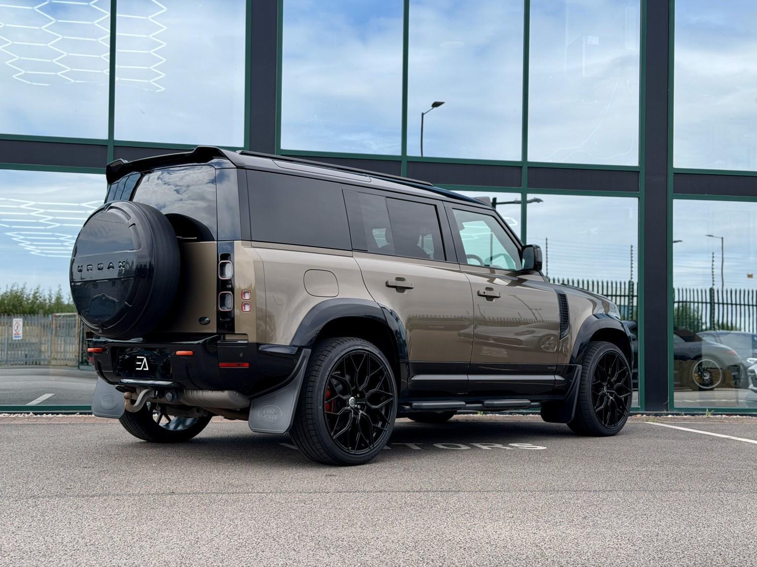 Land Rover Defender view 29