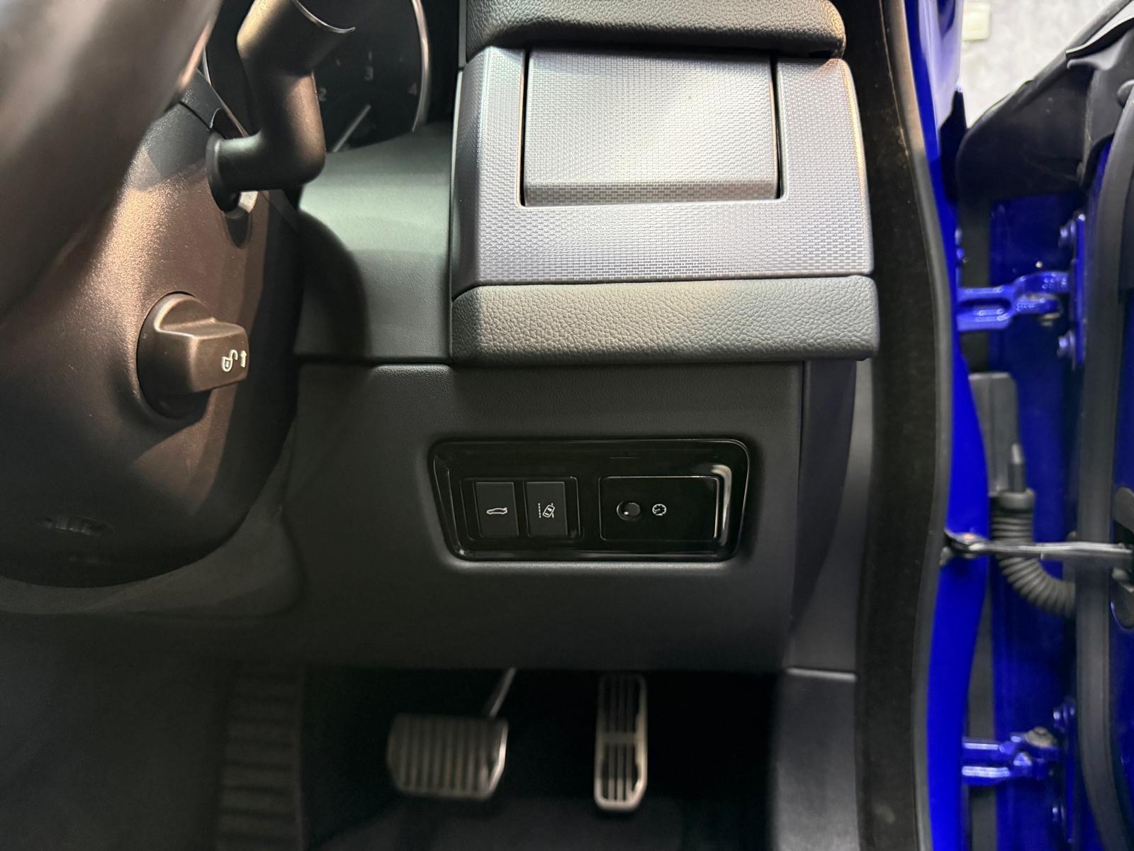 Jaguar XF view 12