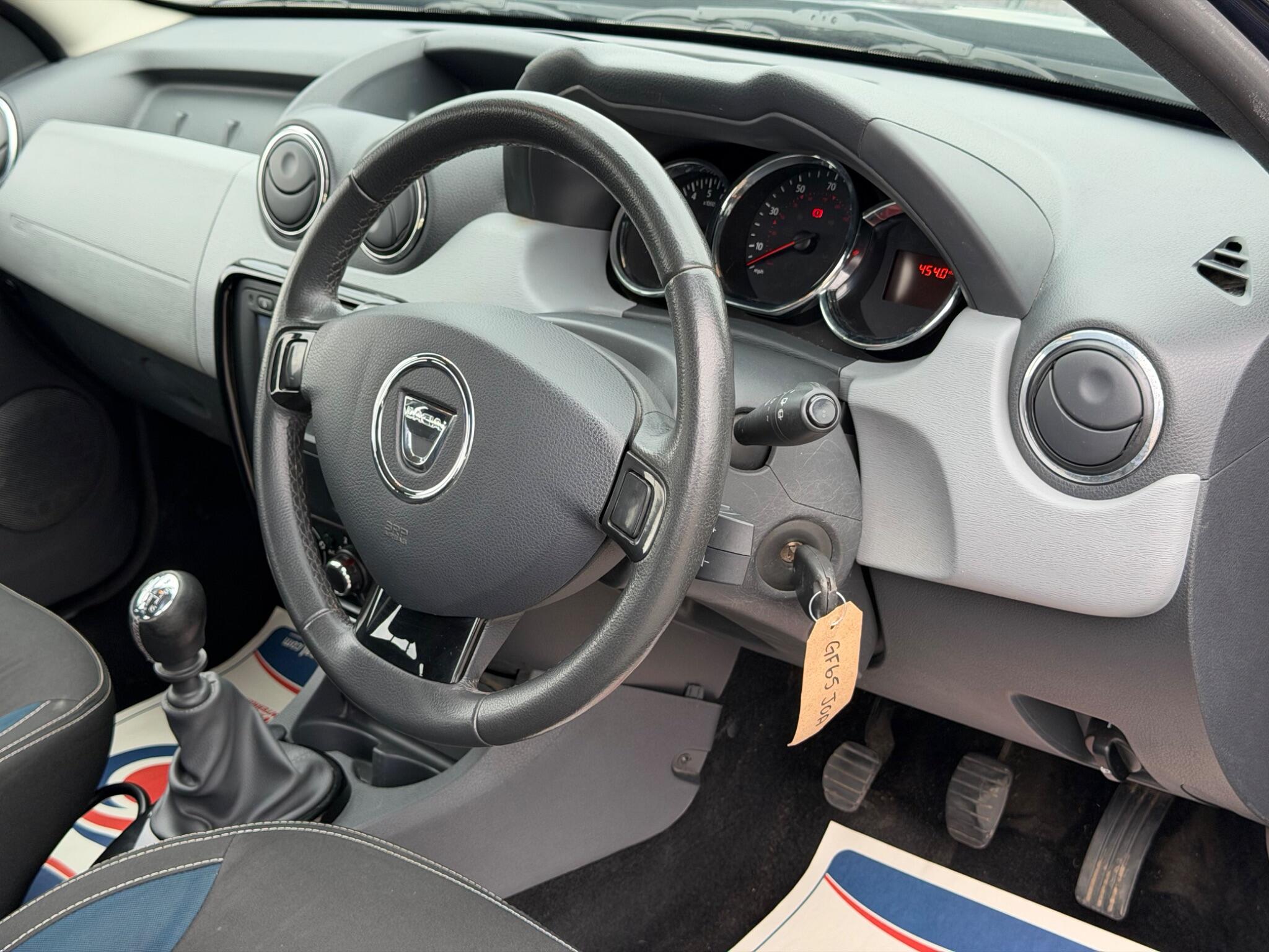 Dacia Duster view 24
