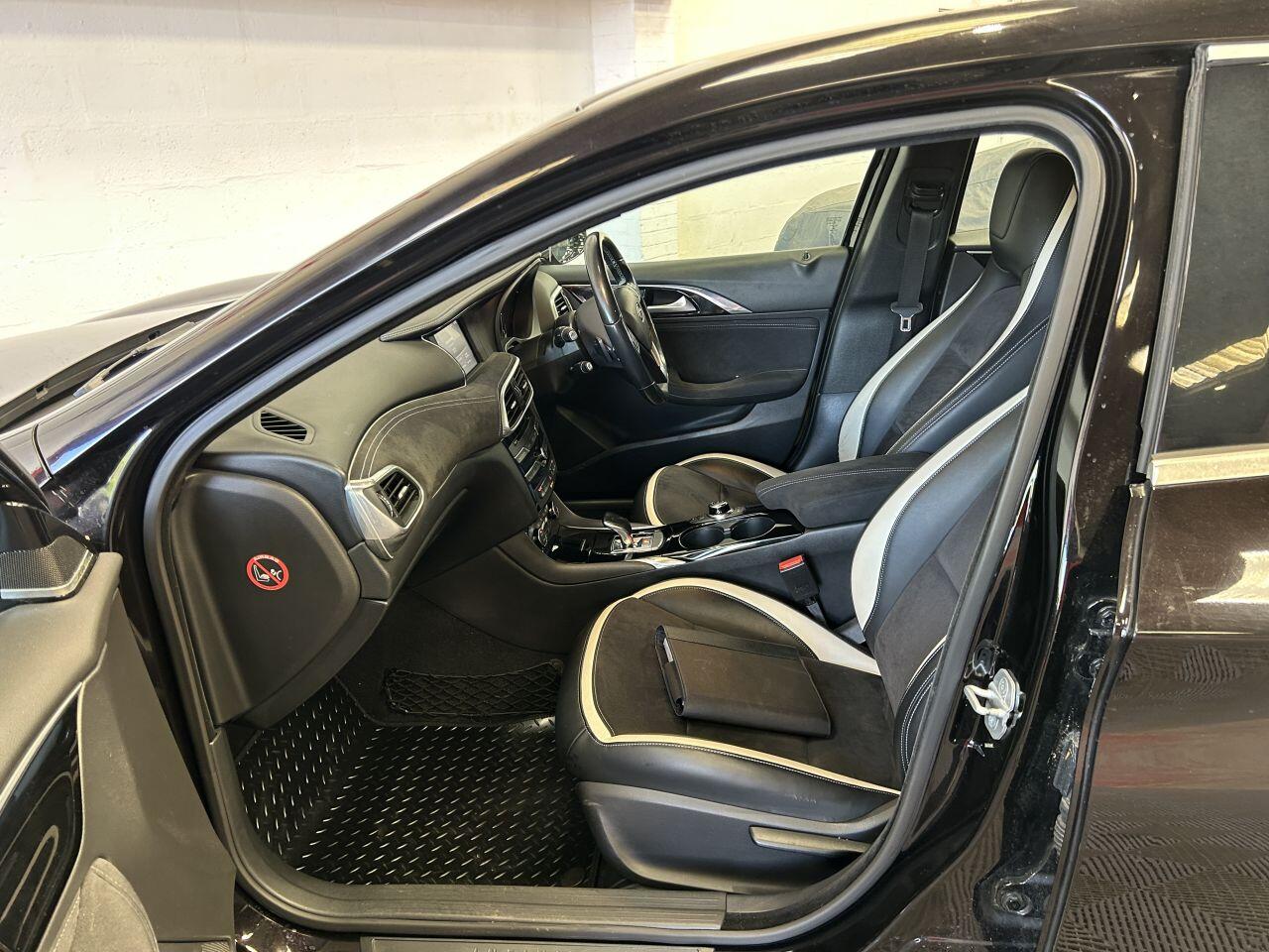Infiniti Q30 view 41