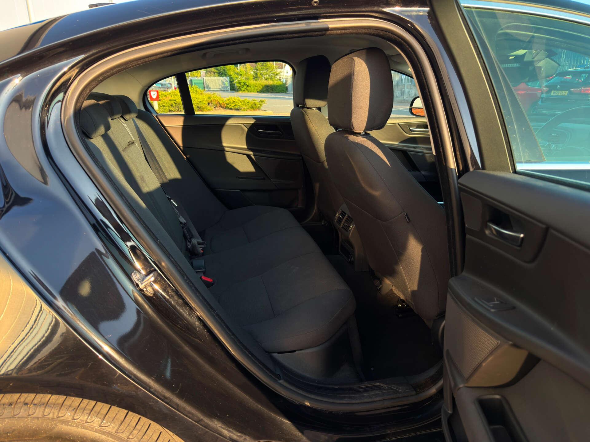 Jaguar Xe view 27