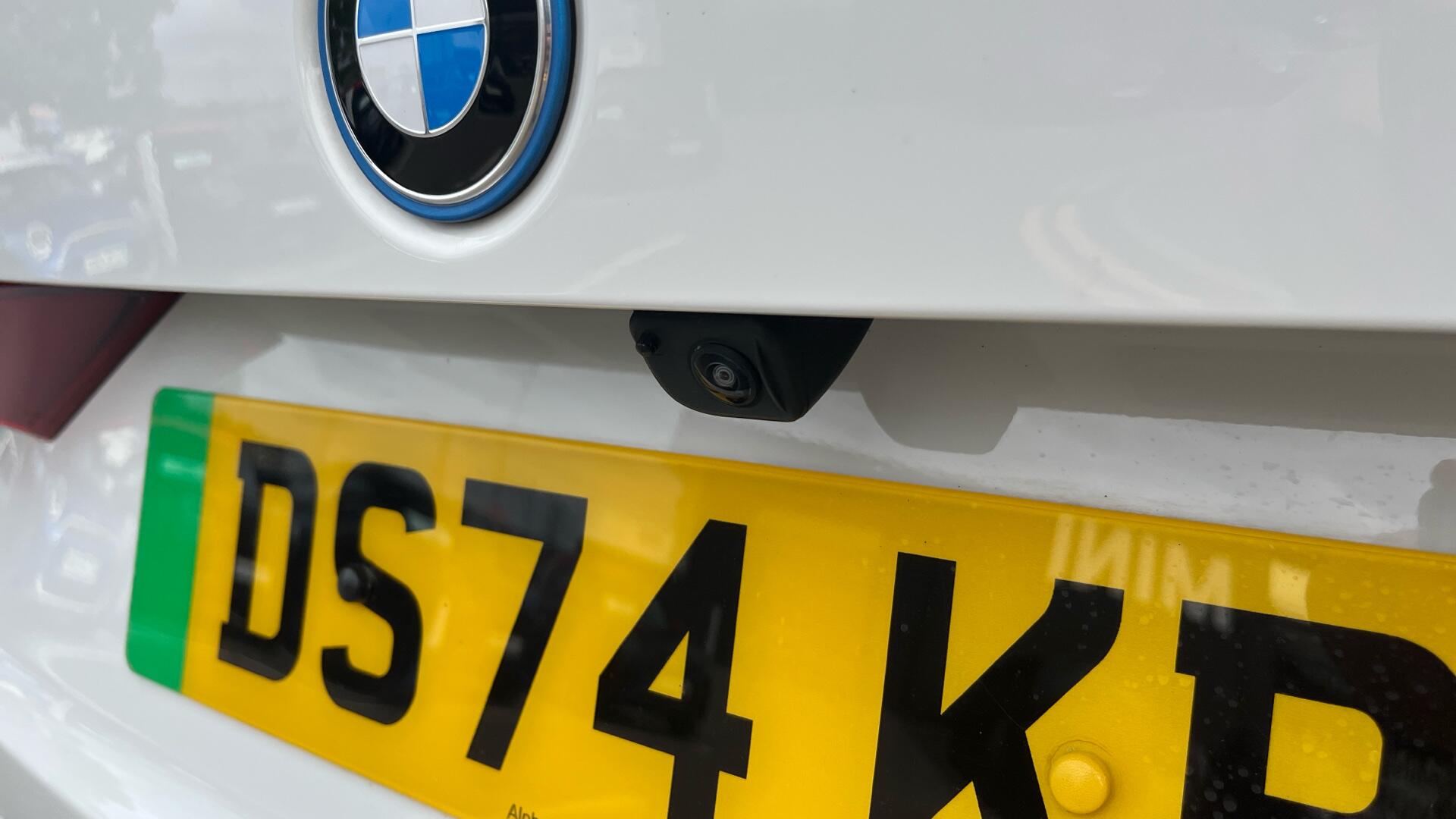 BMW iX1 view 30