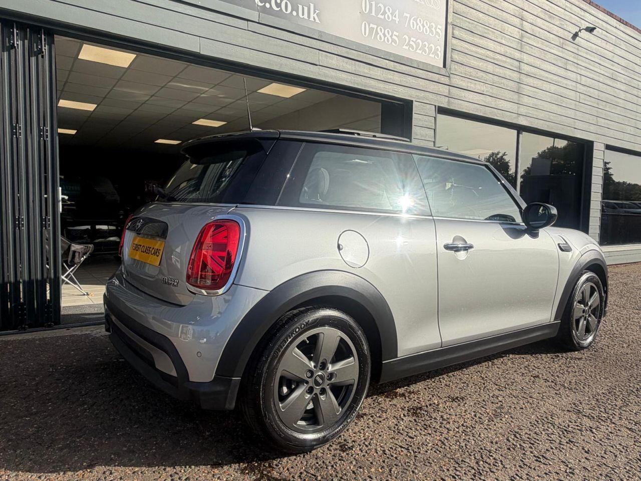 Mini Hatch view 7