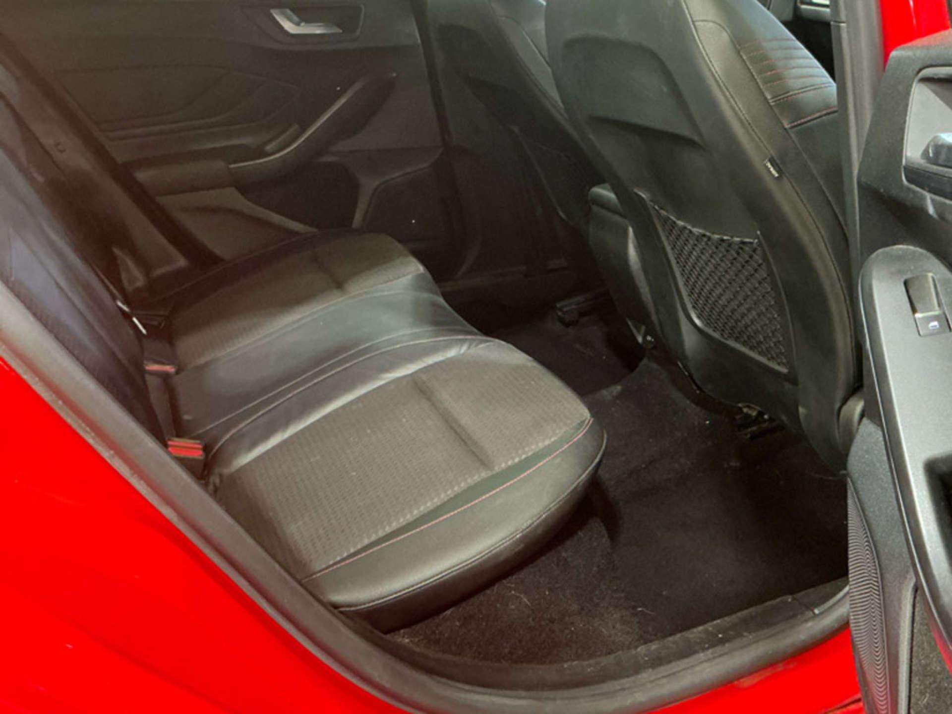 Ford Focus view 4
