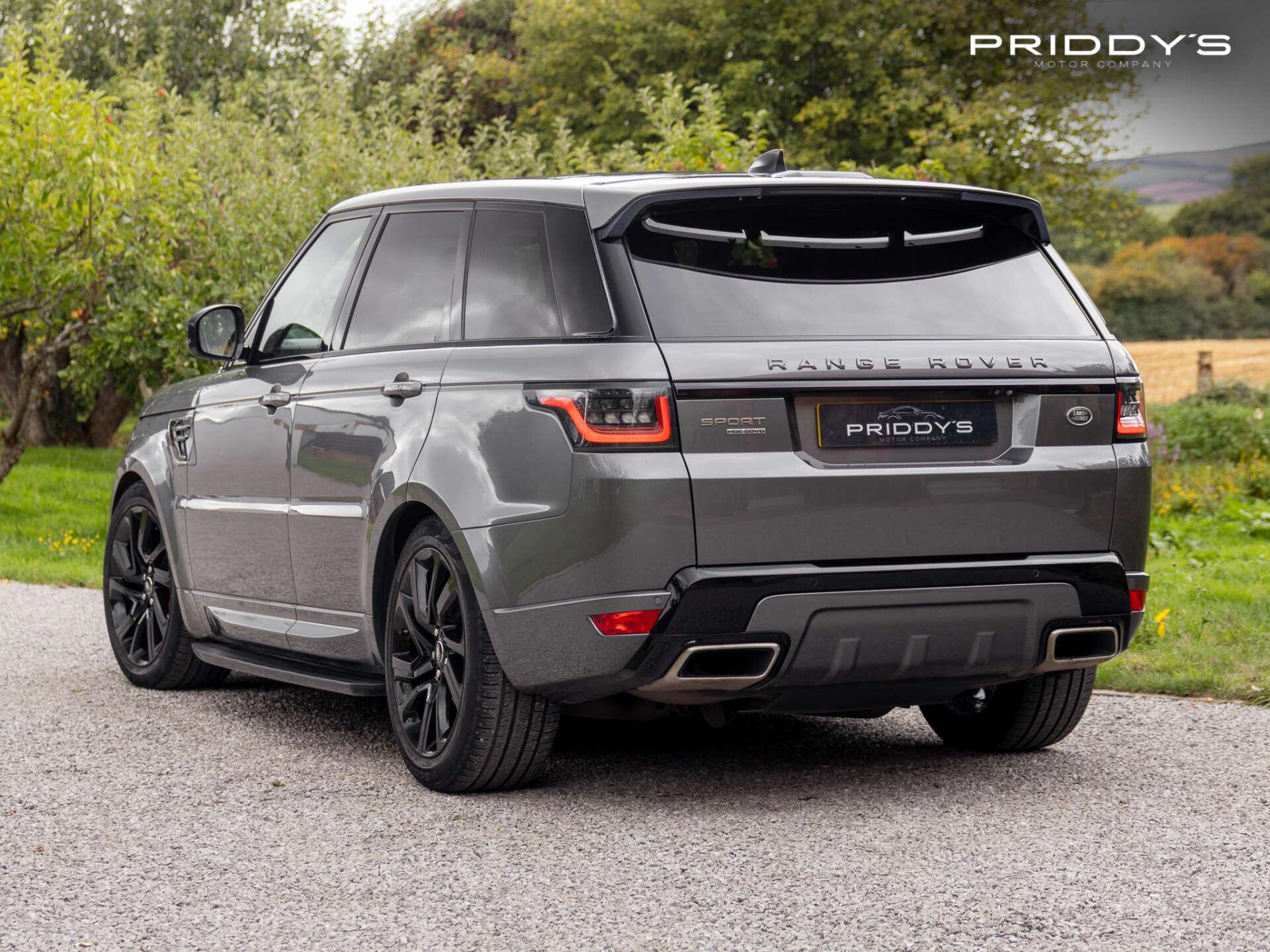 Land Rover Range Rover Sport view 3