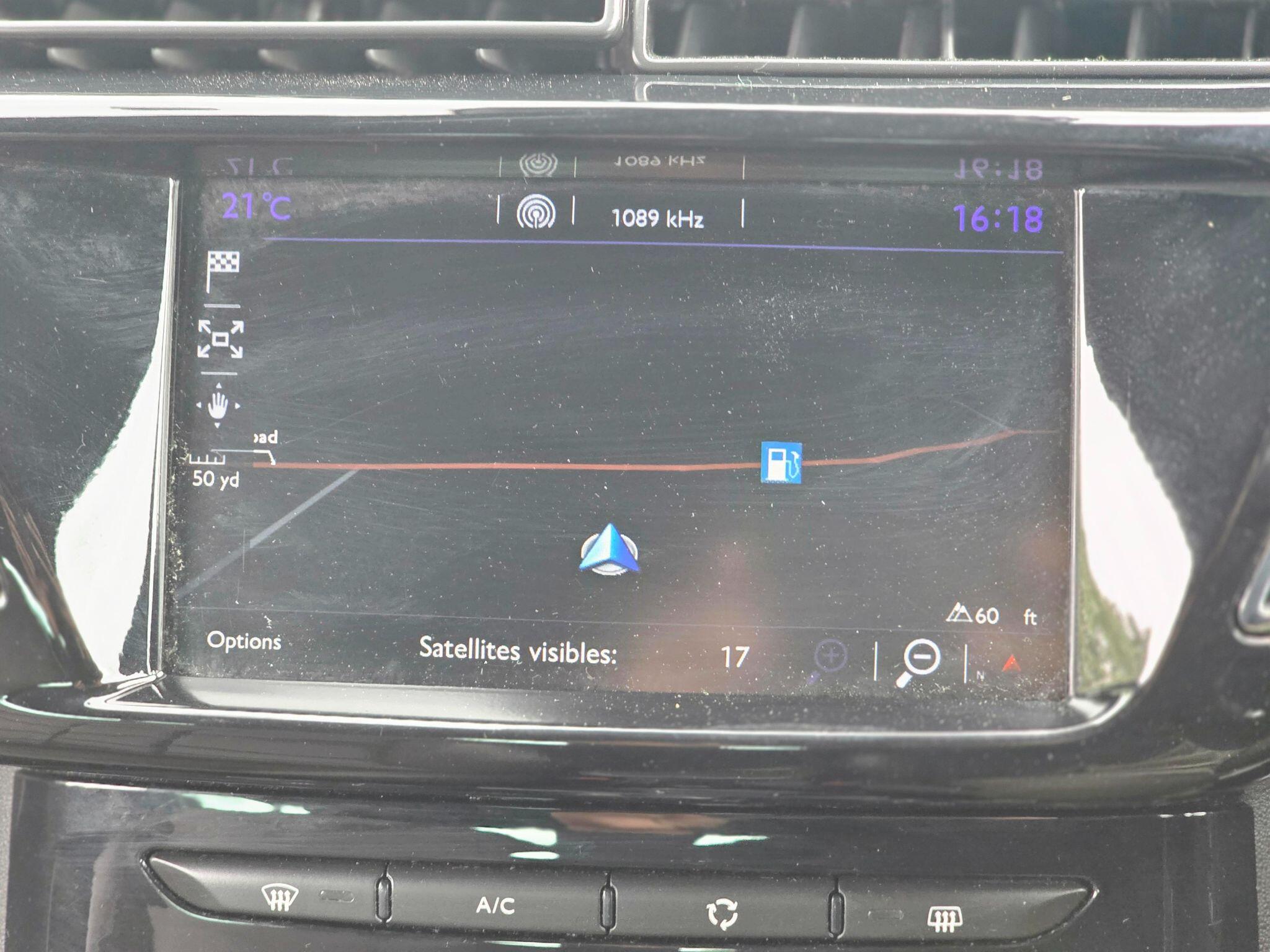 DS Automobiles DS 3 view 42
