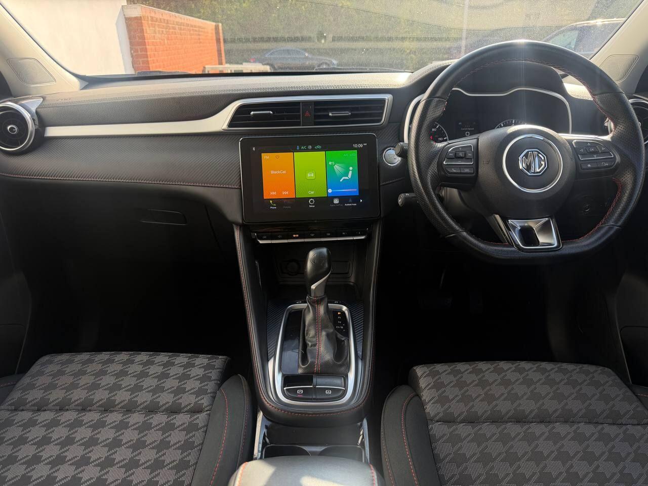 MG ZS view 23
