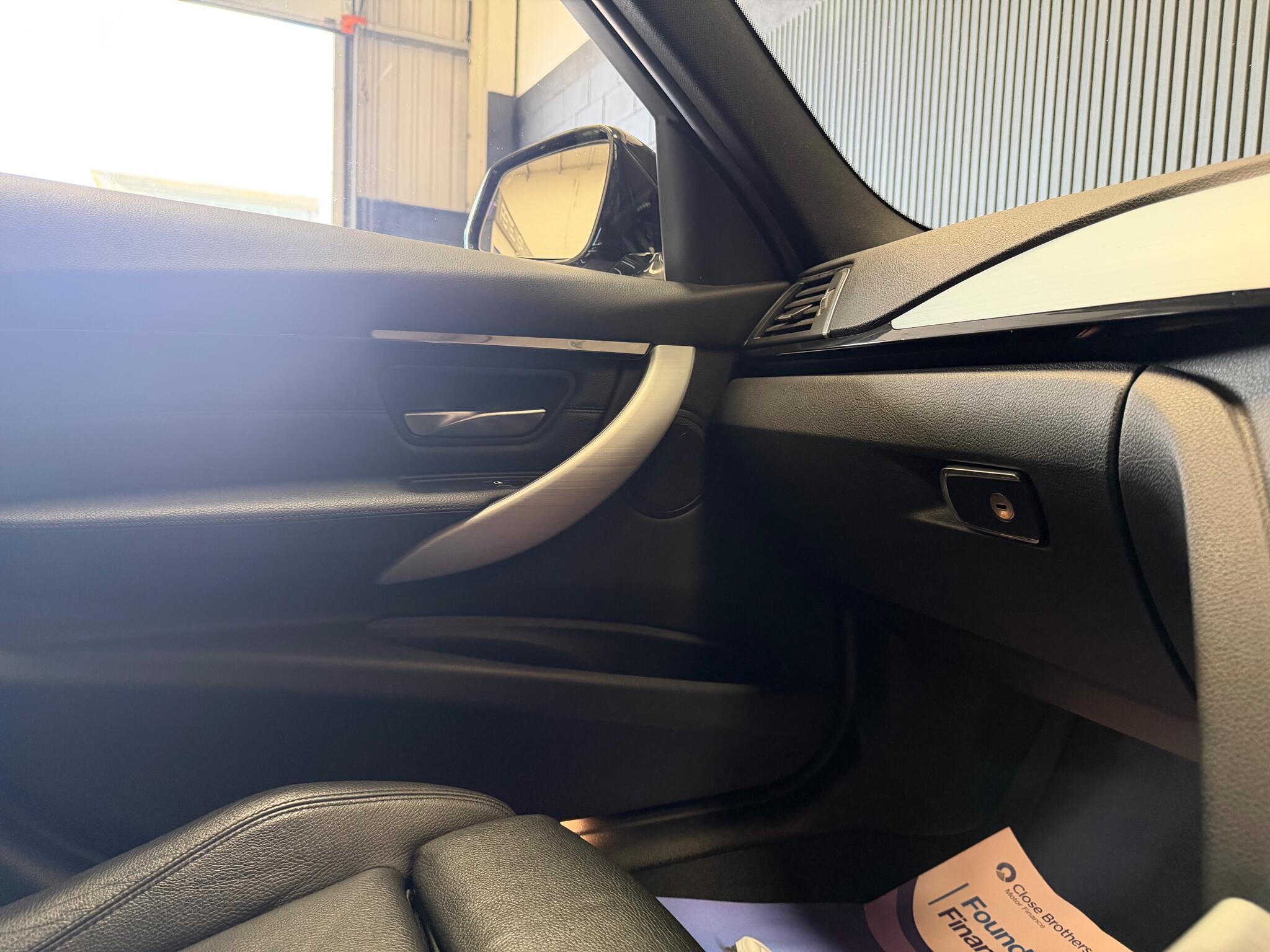 BMW 3 Series view 54