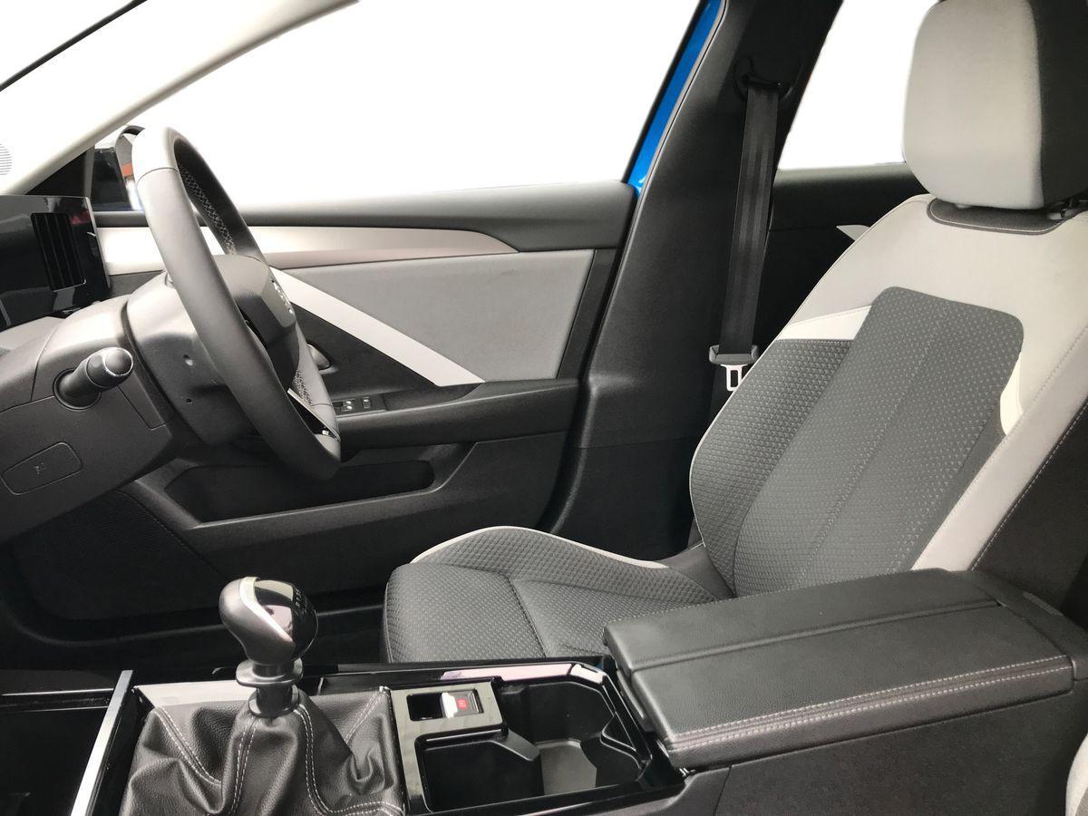 Vauxhall Astra view 6