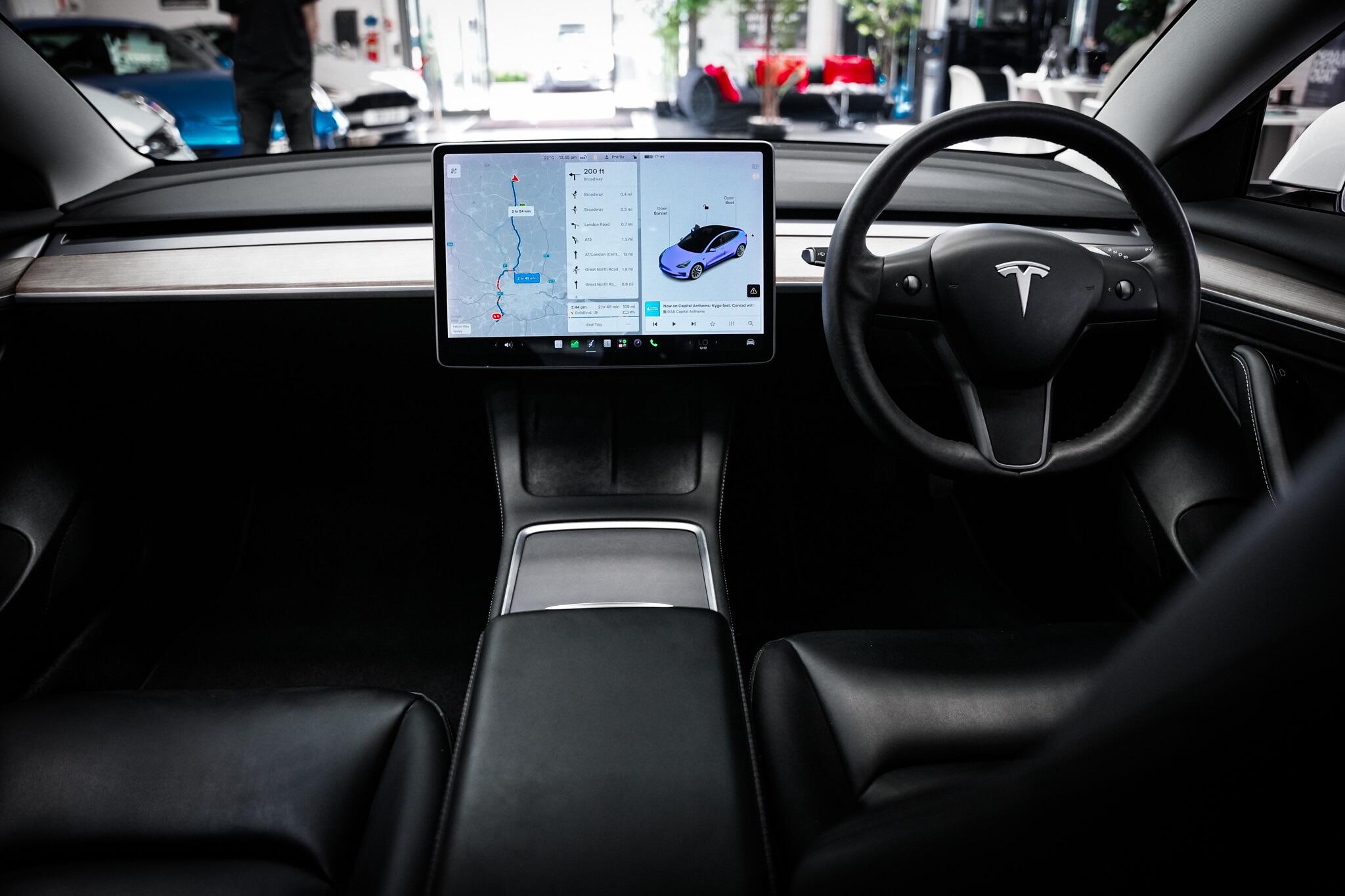 Tesla Model 3 view 22