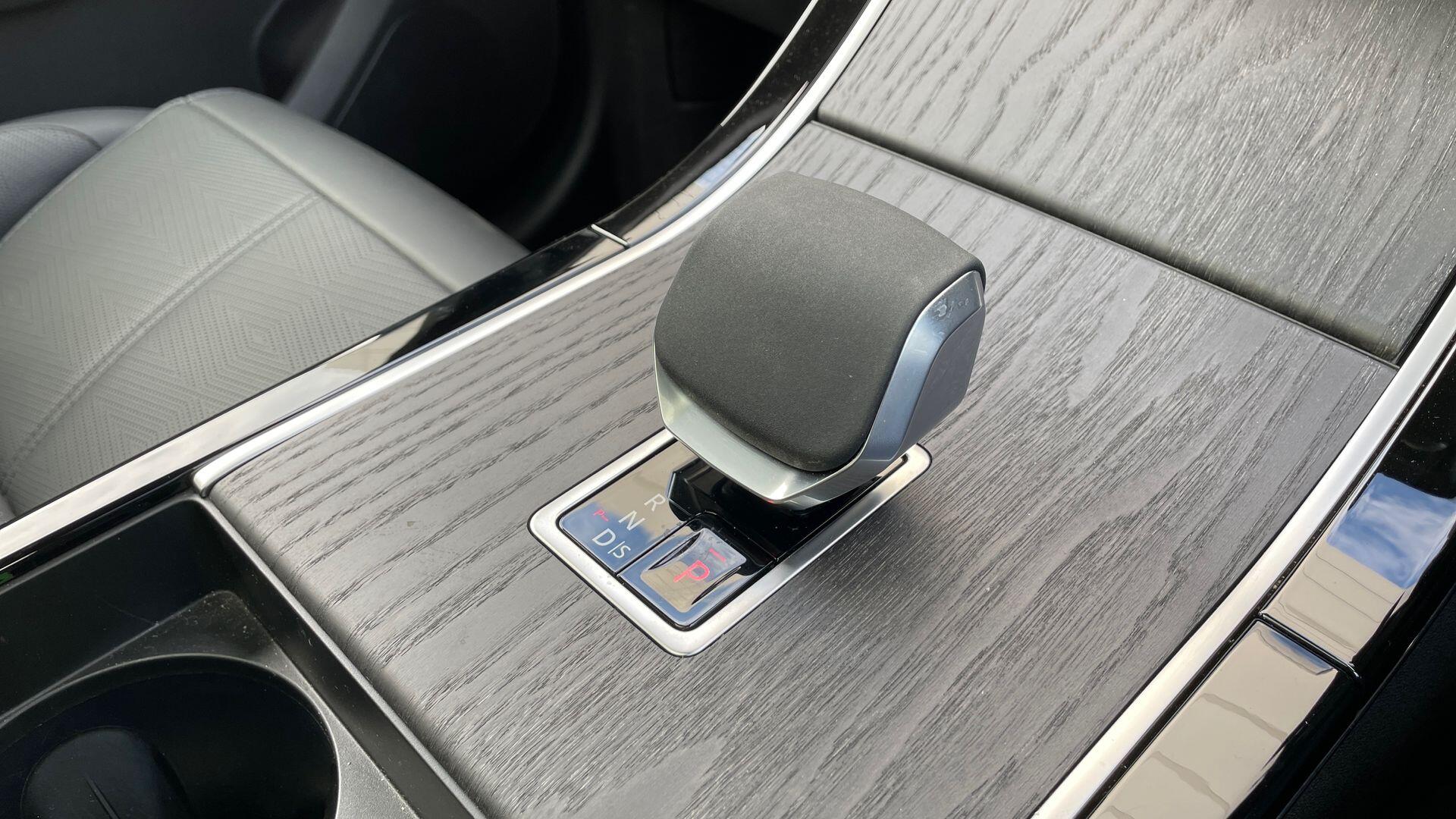 Land Rover Range Rover Velar view 13